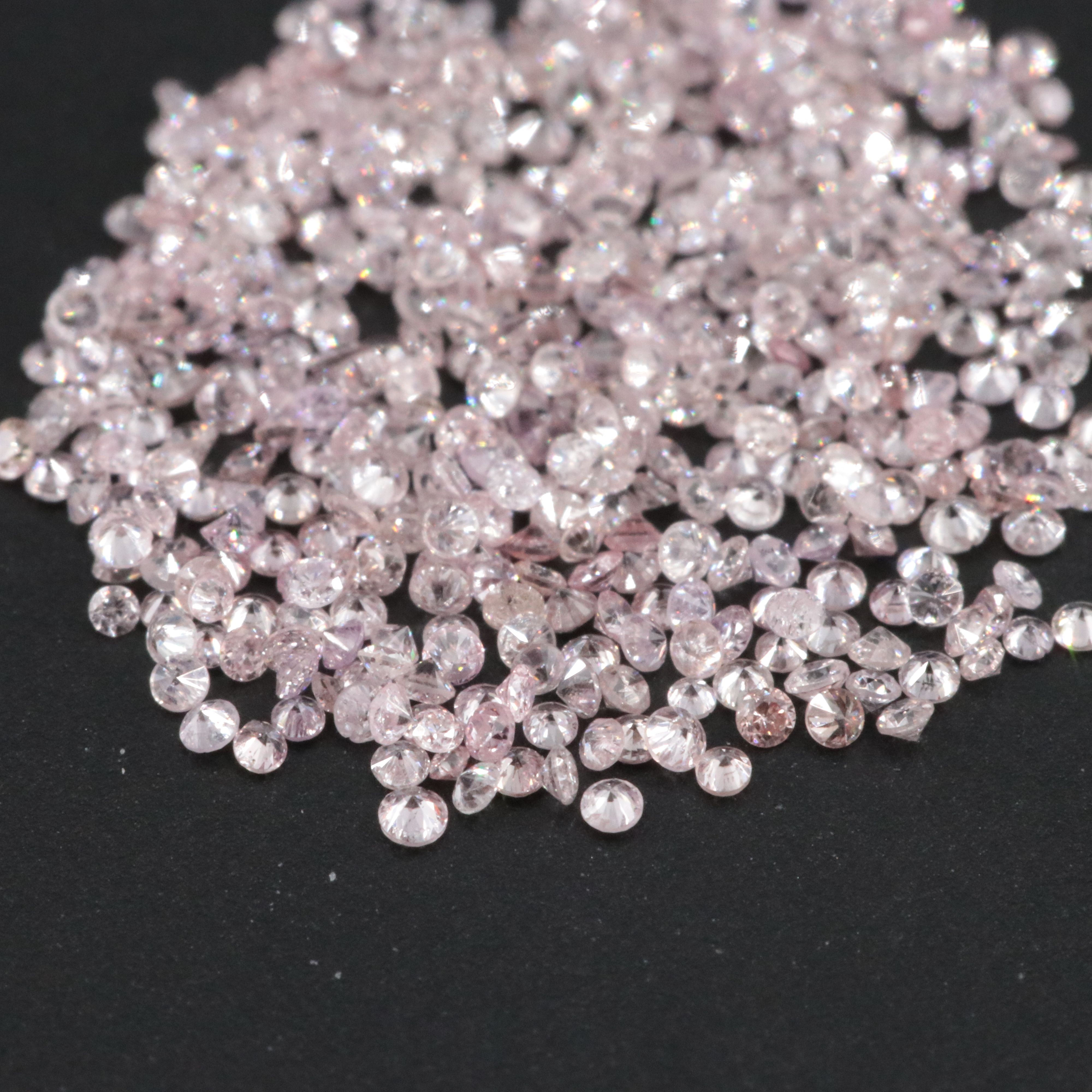 Loose 1.01 CTW Diamond Lot Including Fancy Pink