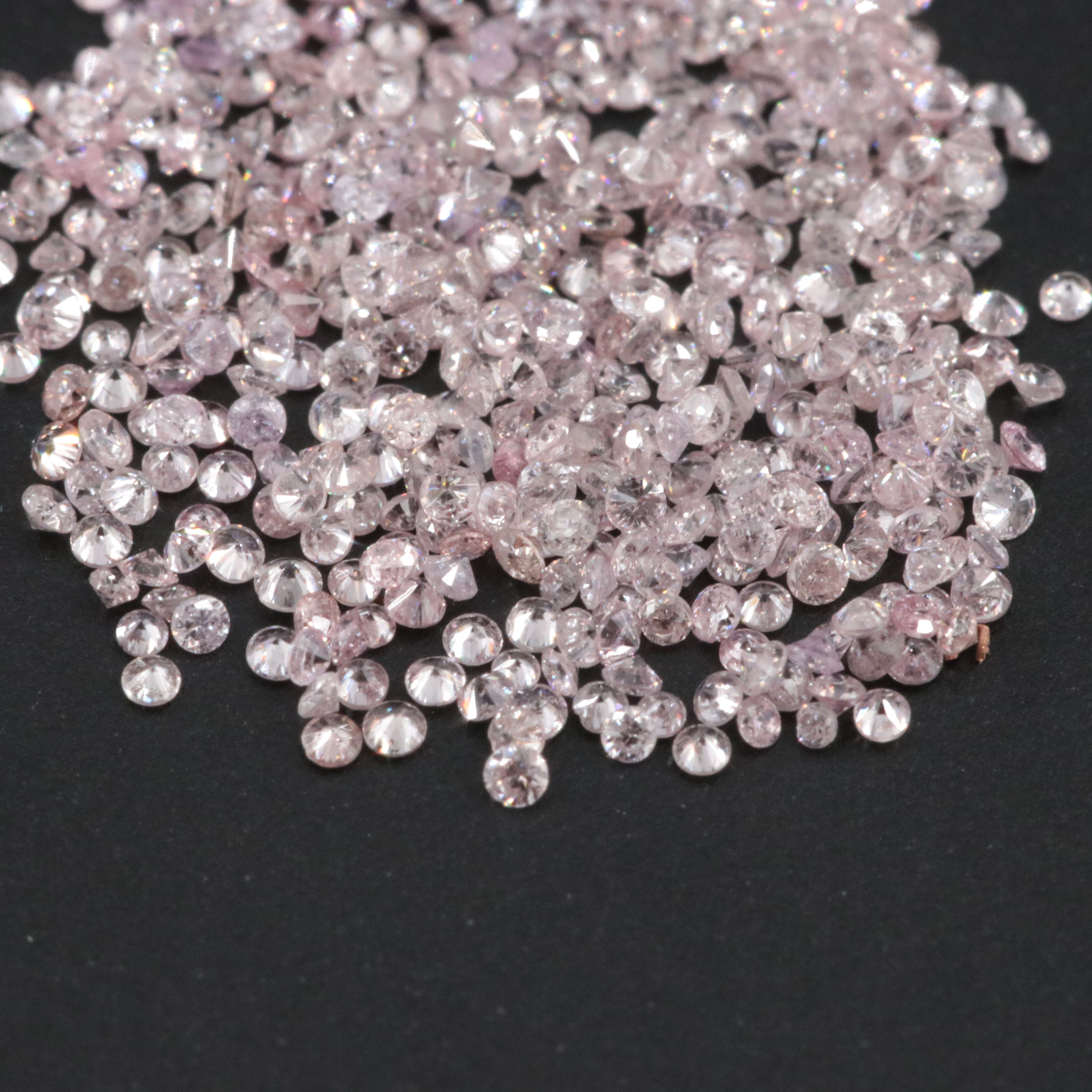Loose 1.01 CTW Diamond Lot Including Fancy Pink