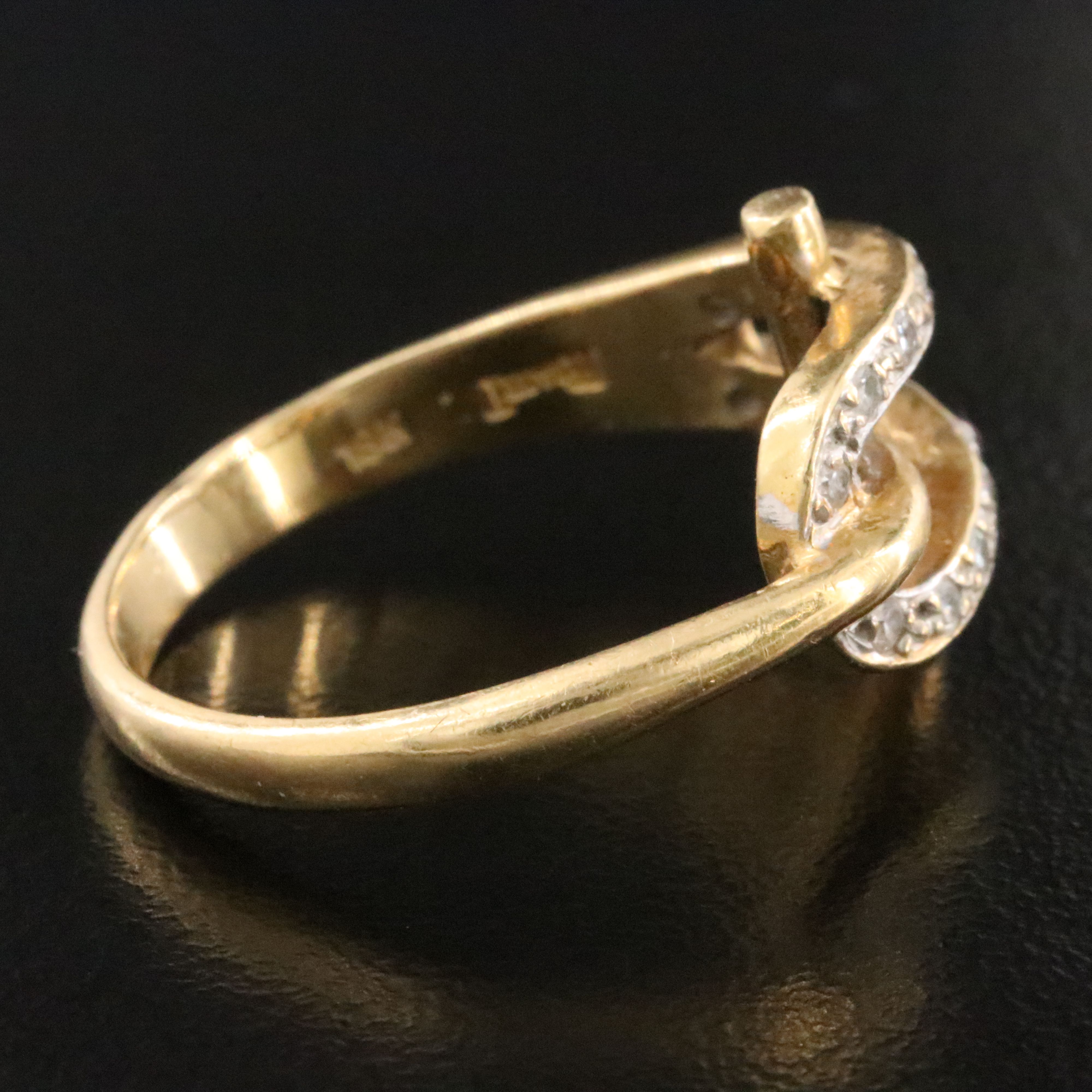 Piaget 18K Diamond Buckle Ring