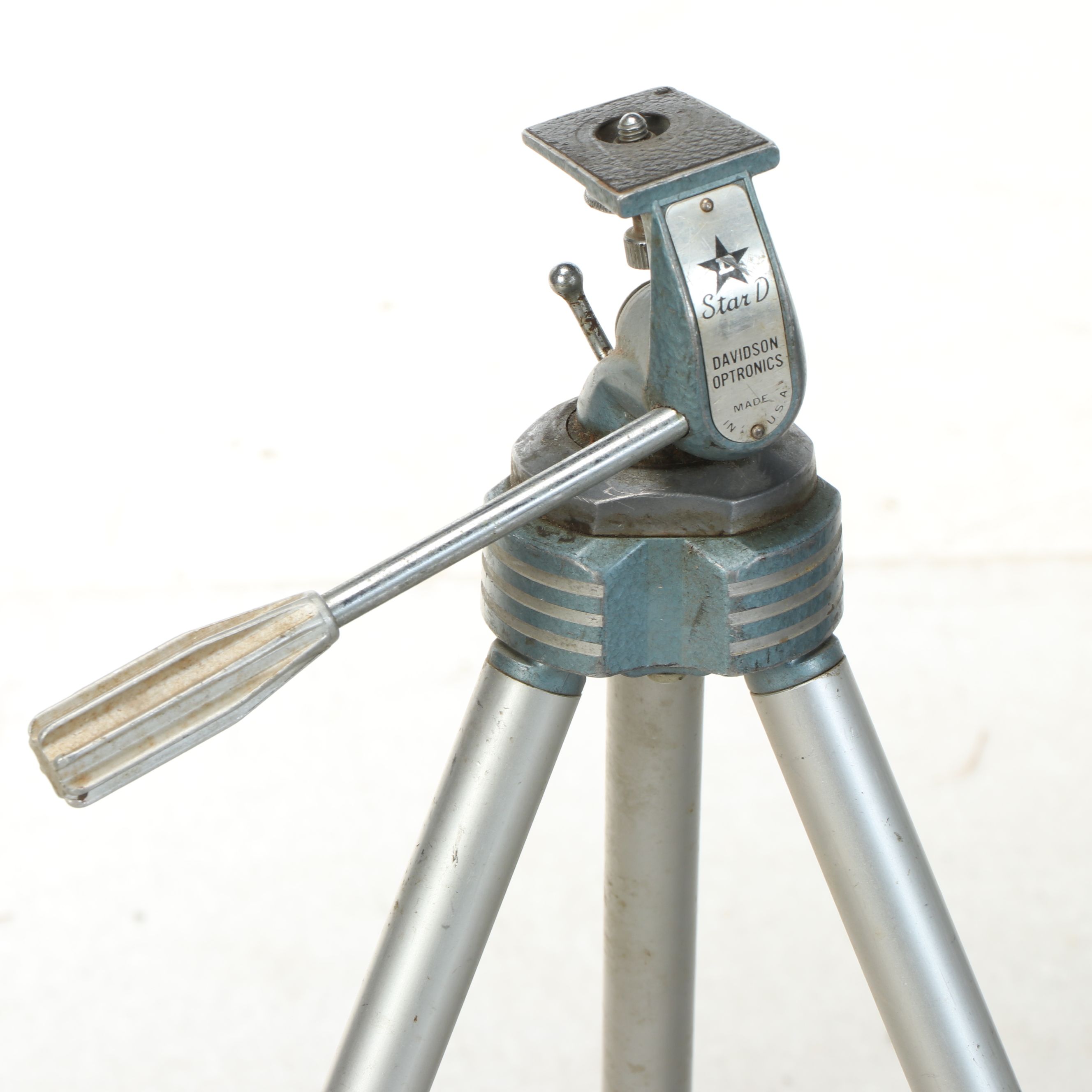 Davidson Optronics Star D Camera with Other Camera Tripods