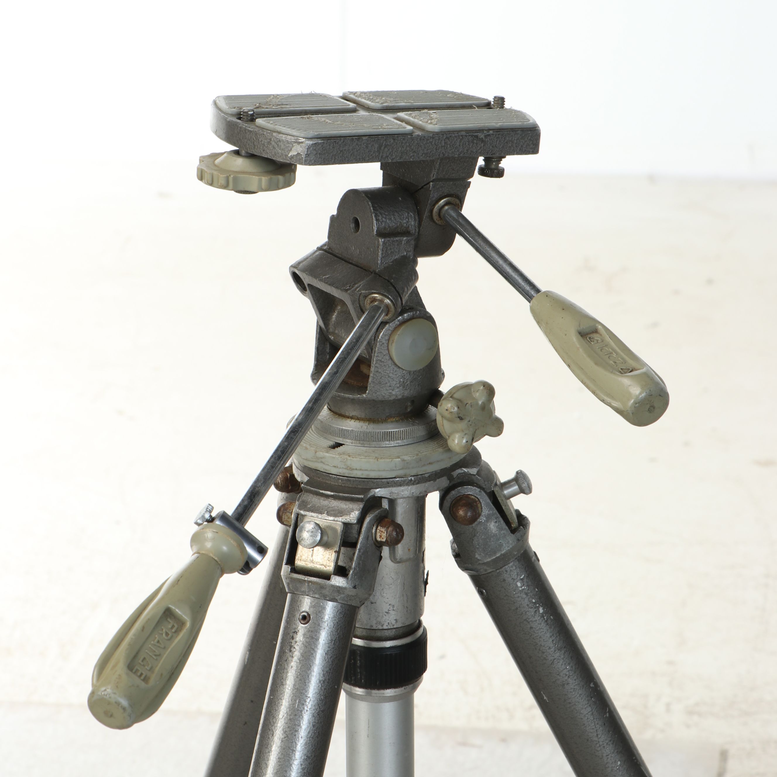 Davidson Optronics Star D Camera with Other Camera Tripods