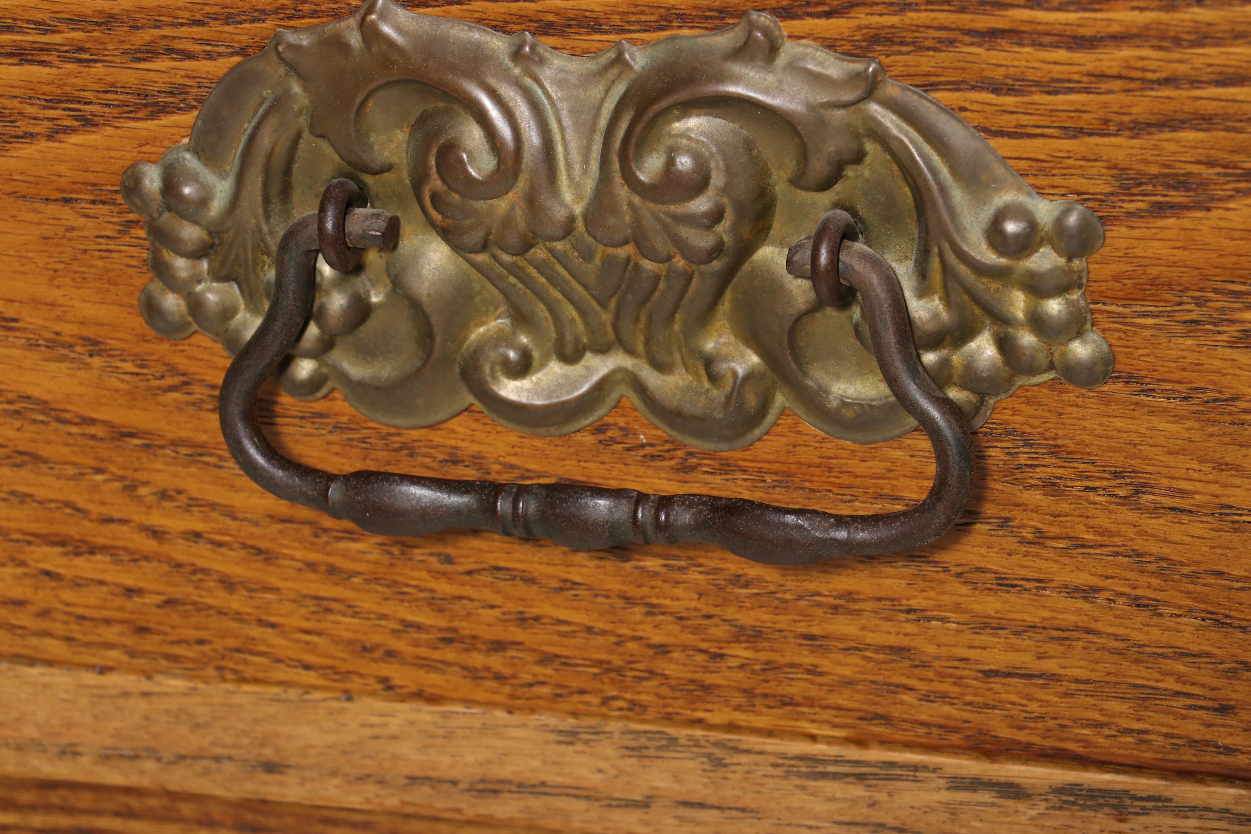 American Late Victorian Oak Sideboard, Late 19th/Early 20th Century