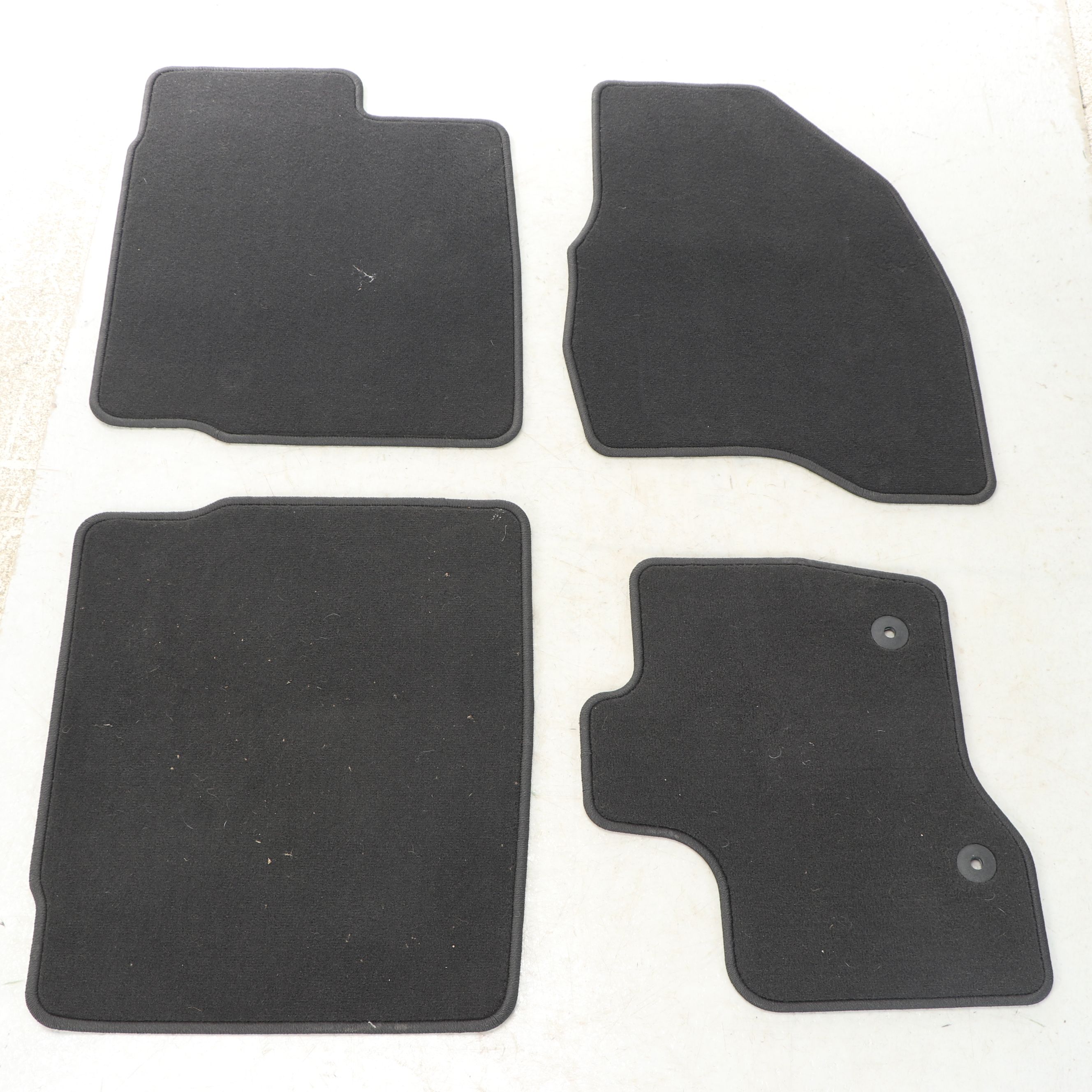 Wicked Audio Solus Headphones, The Met Baseball Cap, and More Décor