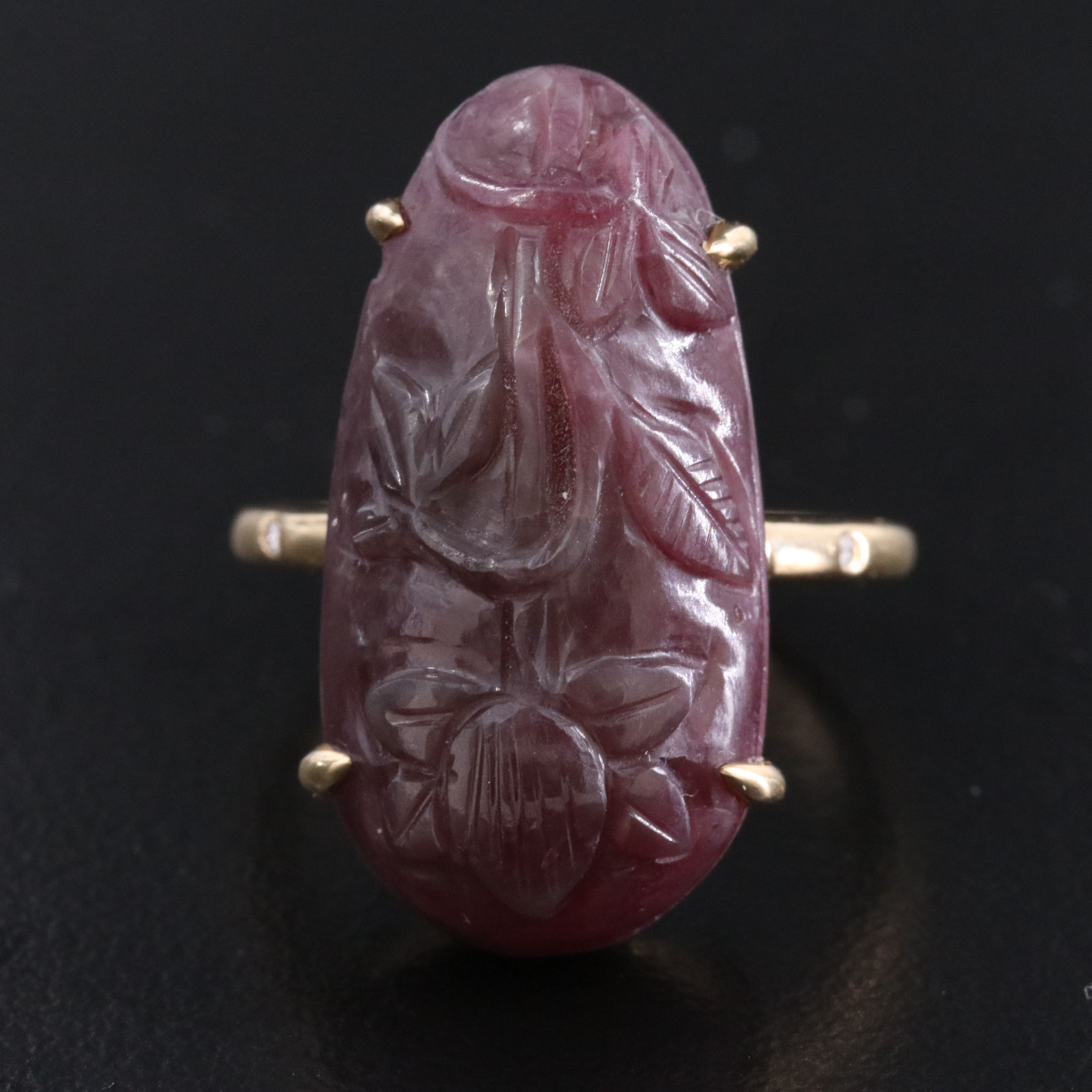 Chromia 18K 25.67 CT Ruby and Diamond Ring