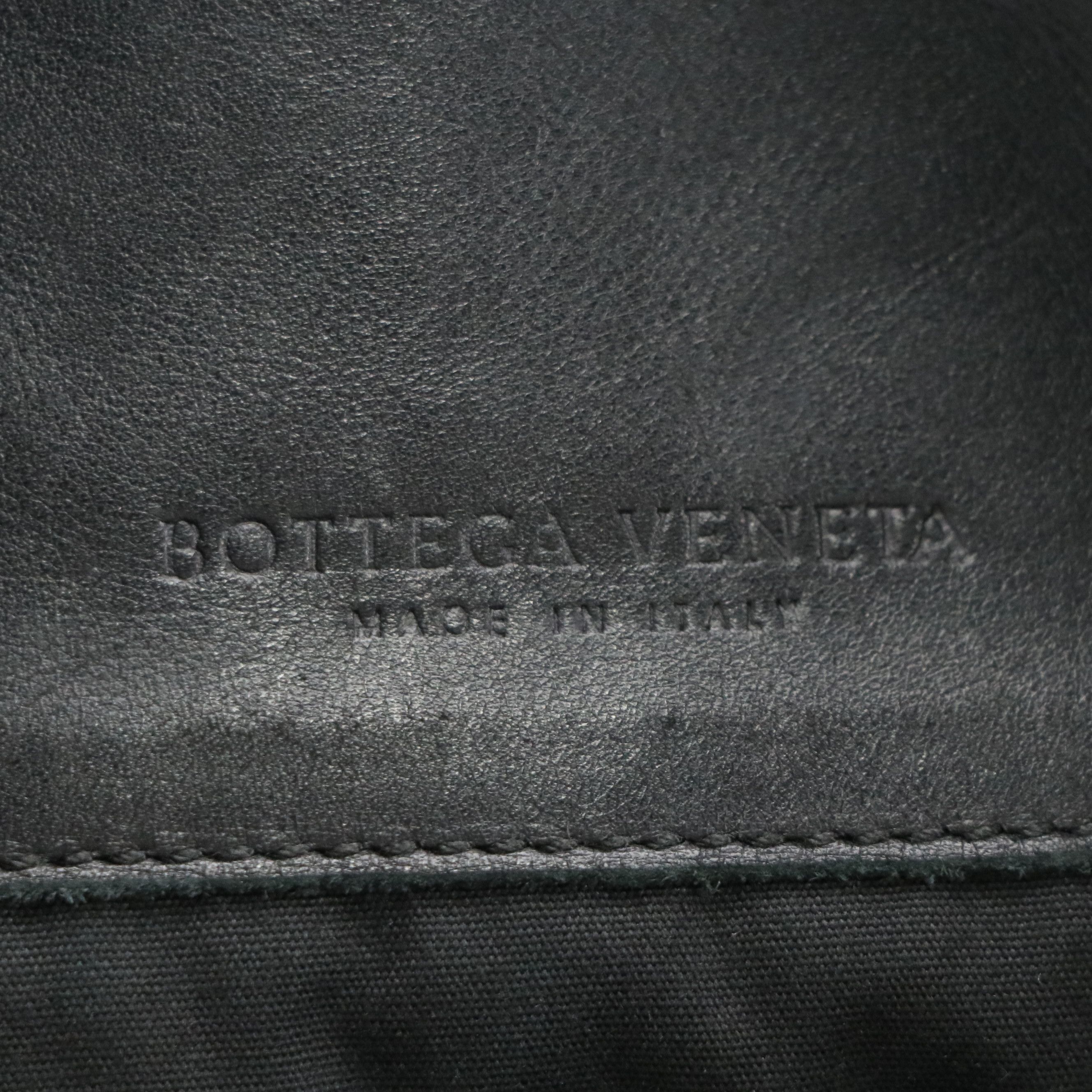 Bottega Veneta Flat Messenger Crossbody Bag in Black Intrecciato Leather