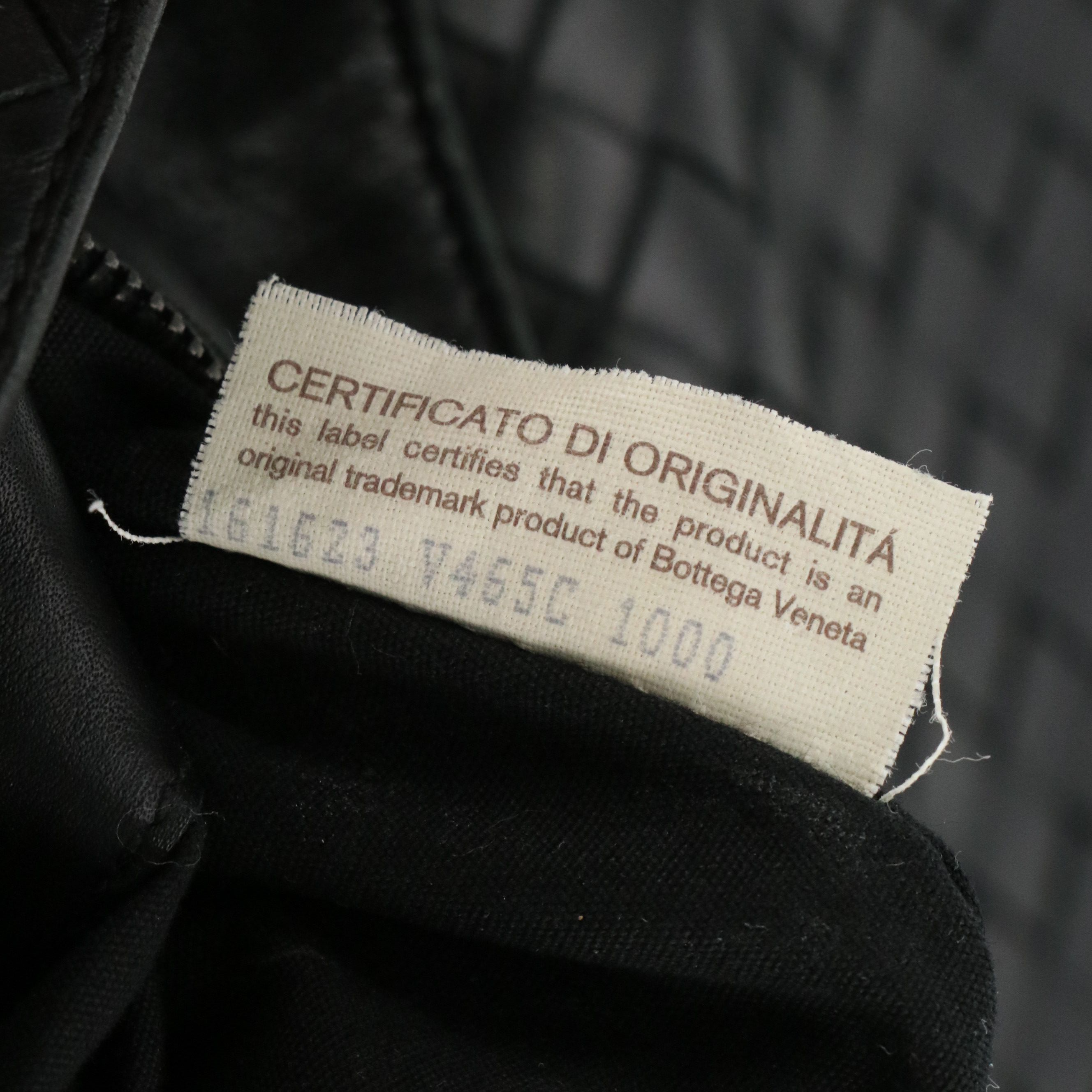 Bottega Veneta Flat Messenger Crossbody Bag in Black Intrecciato Leather