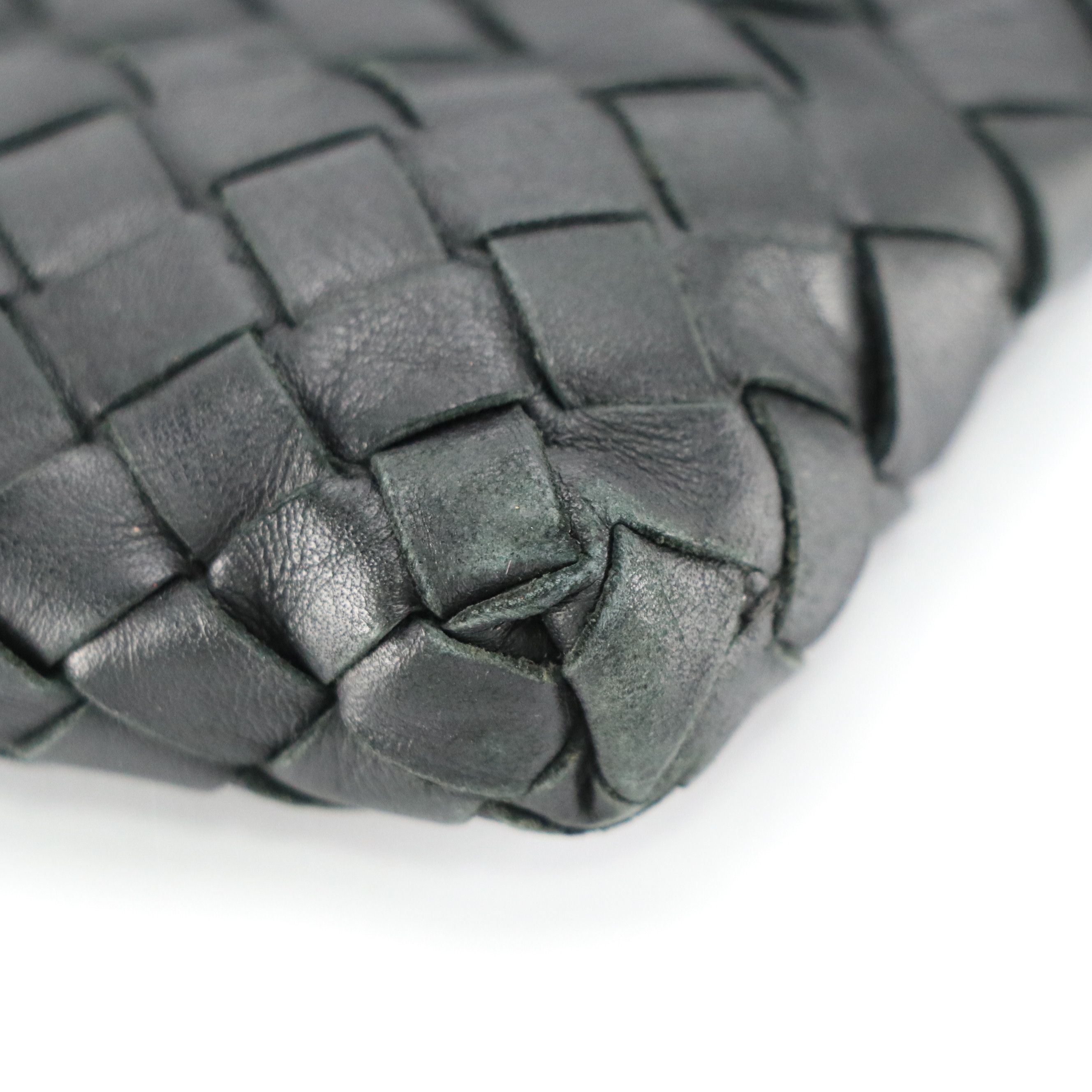 Bottega Veneta Flat Messenger Crossbody Bag in Black Intrecciato Leather