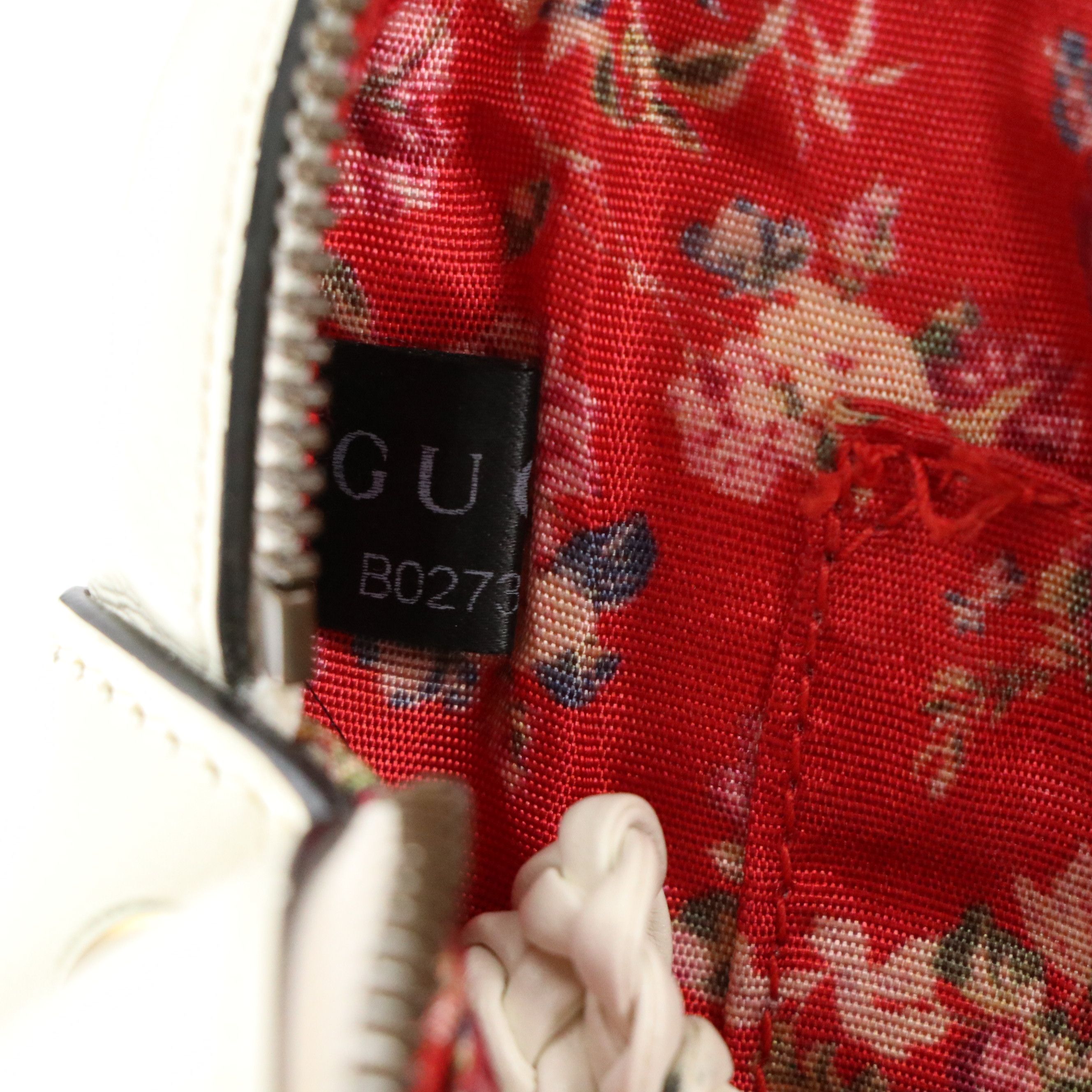 Gucci Web Stripe Trapuntata Camera Crossbody Bag in White Quilted Leather