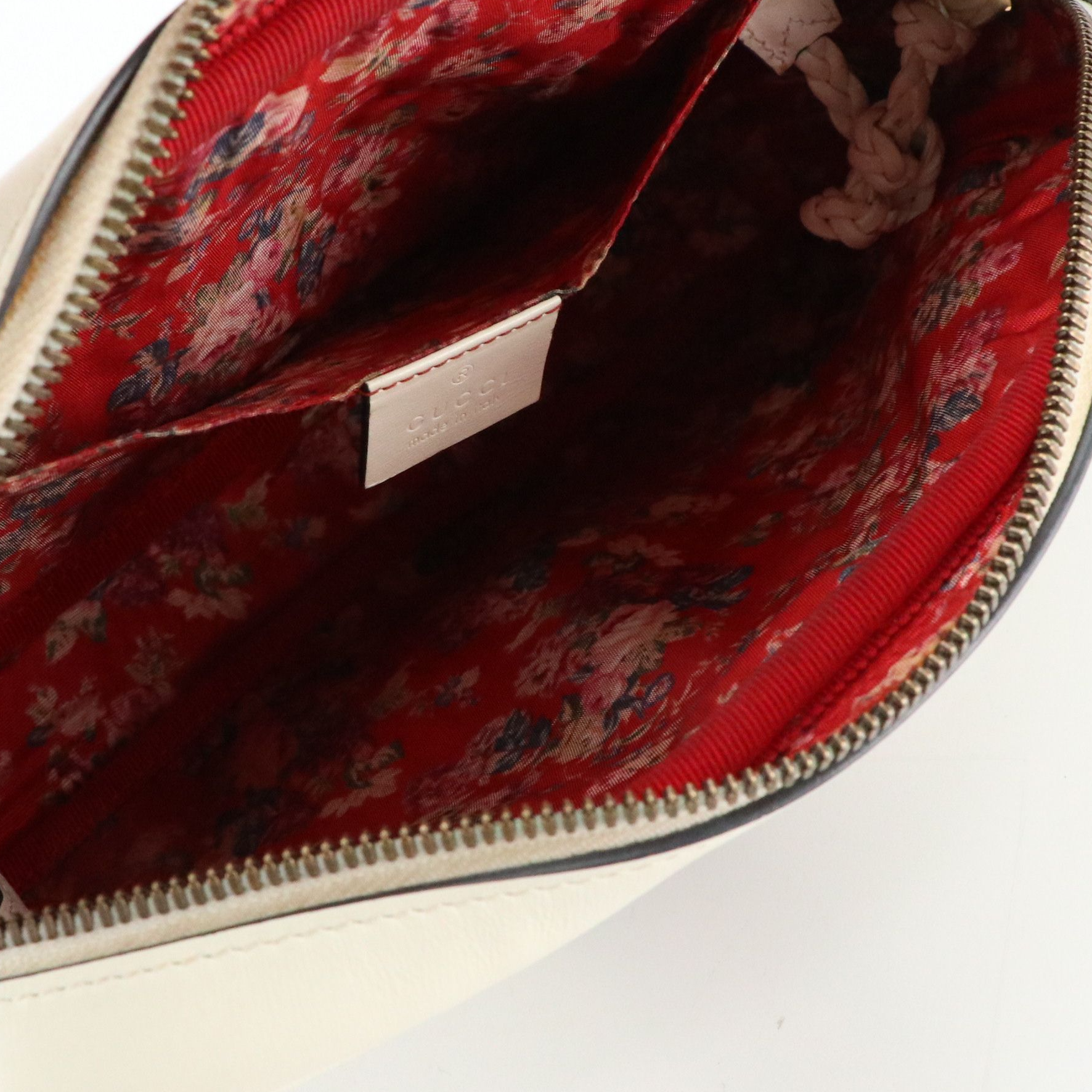 Gucci Web Stripe Trapuntata Camera Crossbody Bag in White Quilted Leather