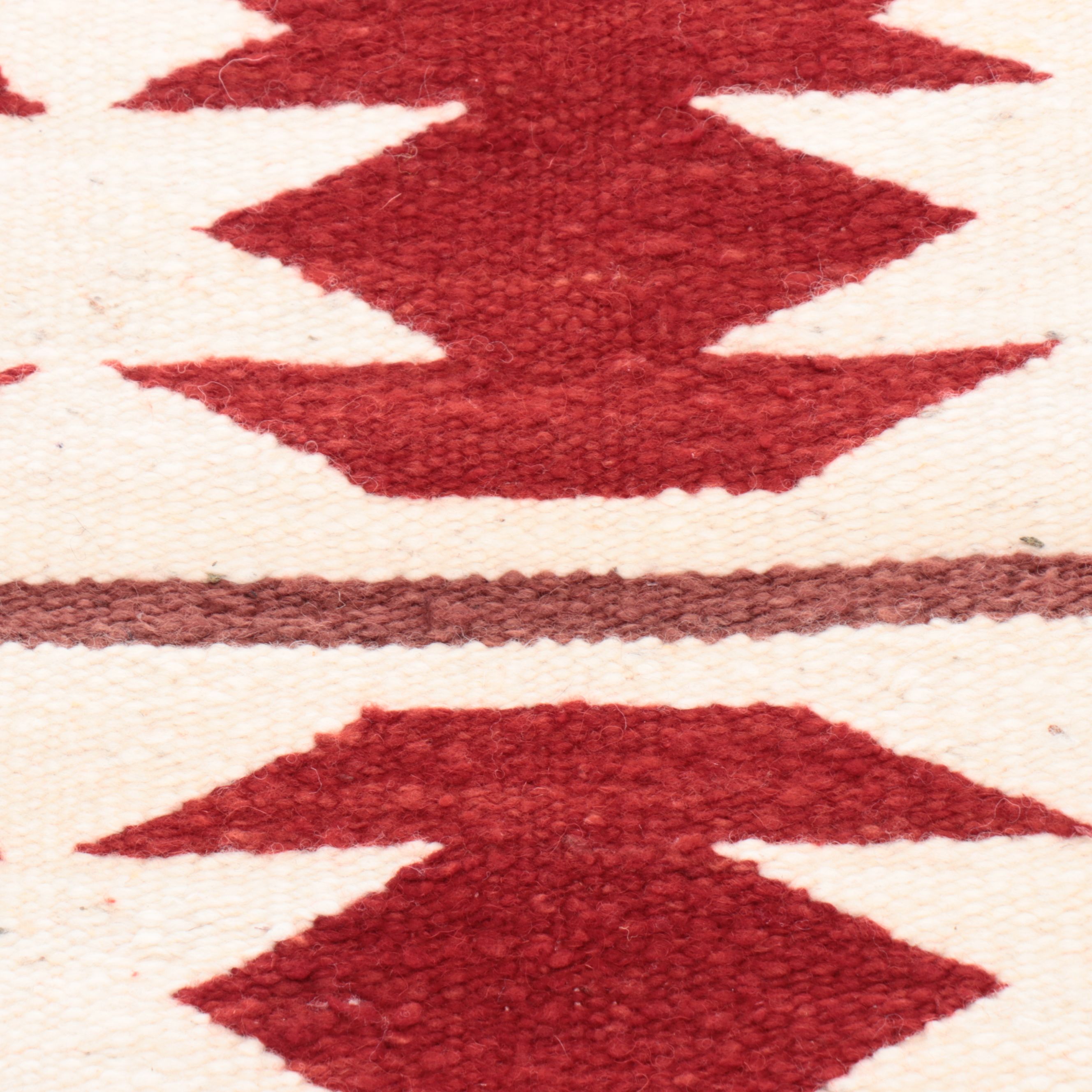 1'6 x 2'8 Handwoven Navajo Wool Accent Rug