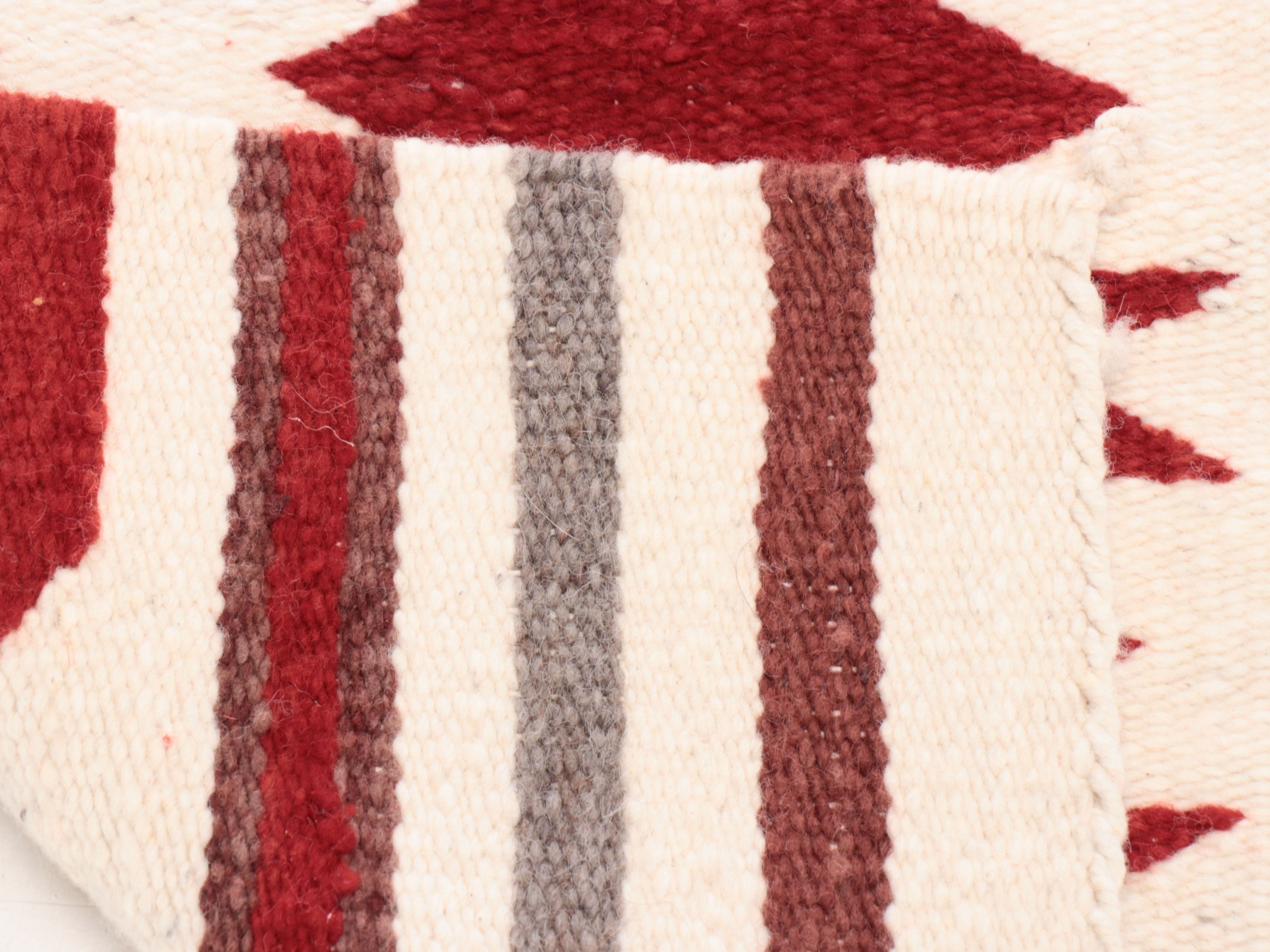 1'6 x 2'8 Handwoven Navajo Wool Accent Rug