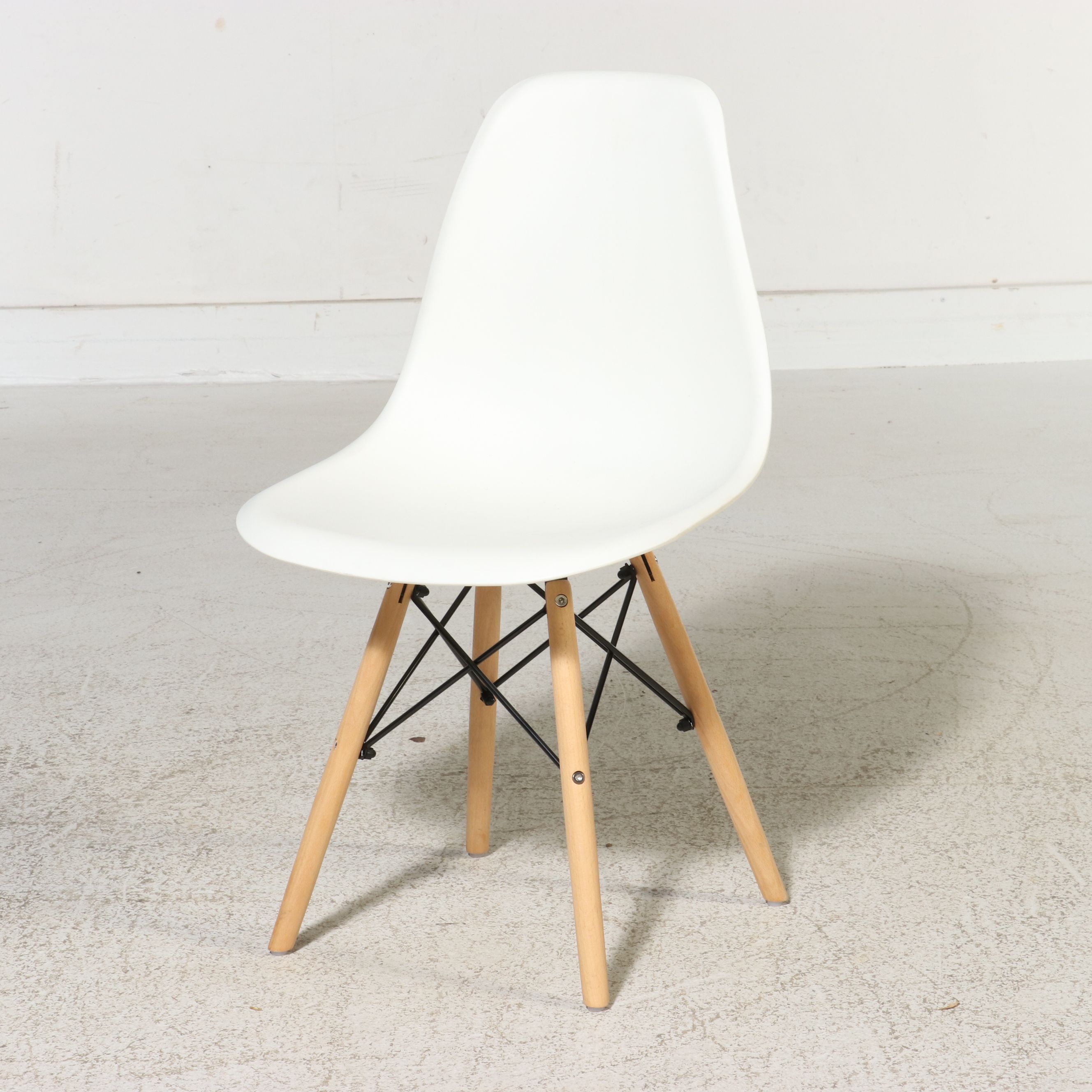 Five-Piece Mid Century Modern Style Dining Set with Tulip Table