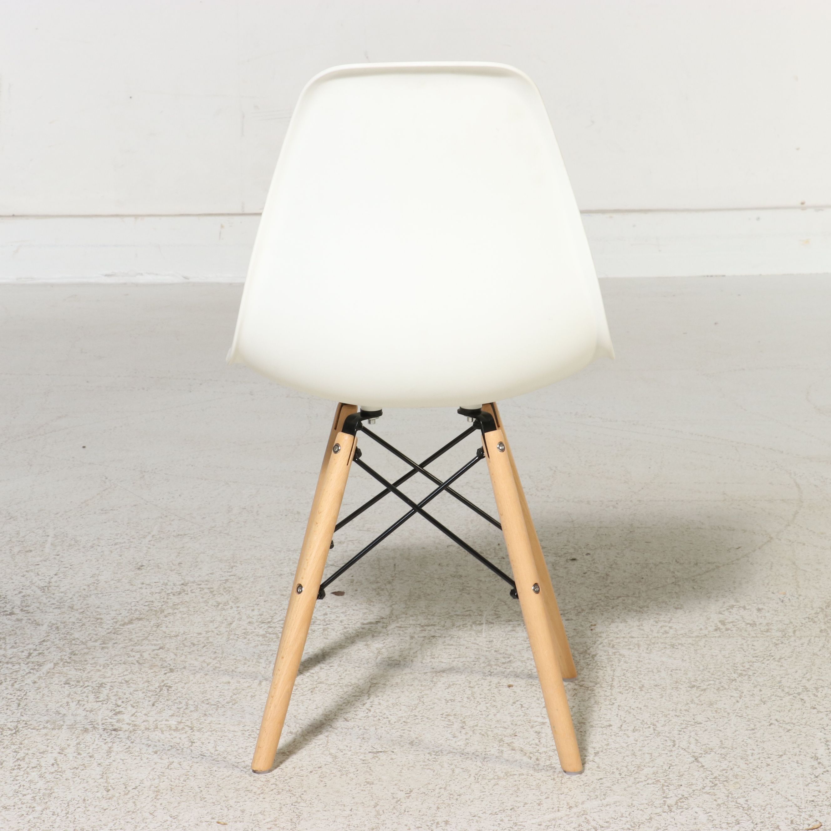 Five-Piece Mid Century Modern Style Dining Set with Tulip Table