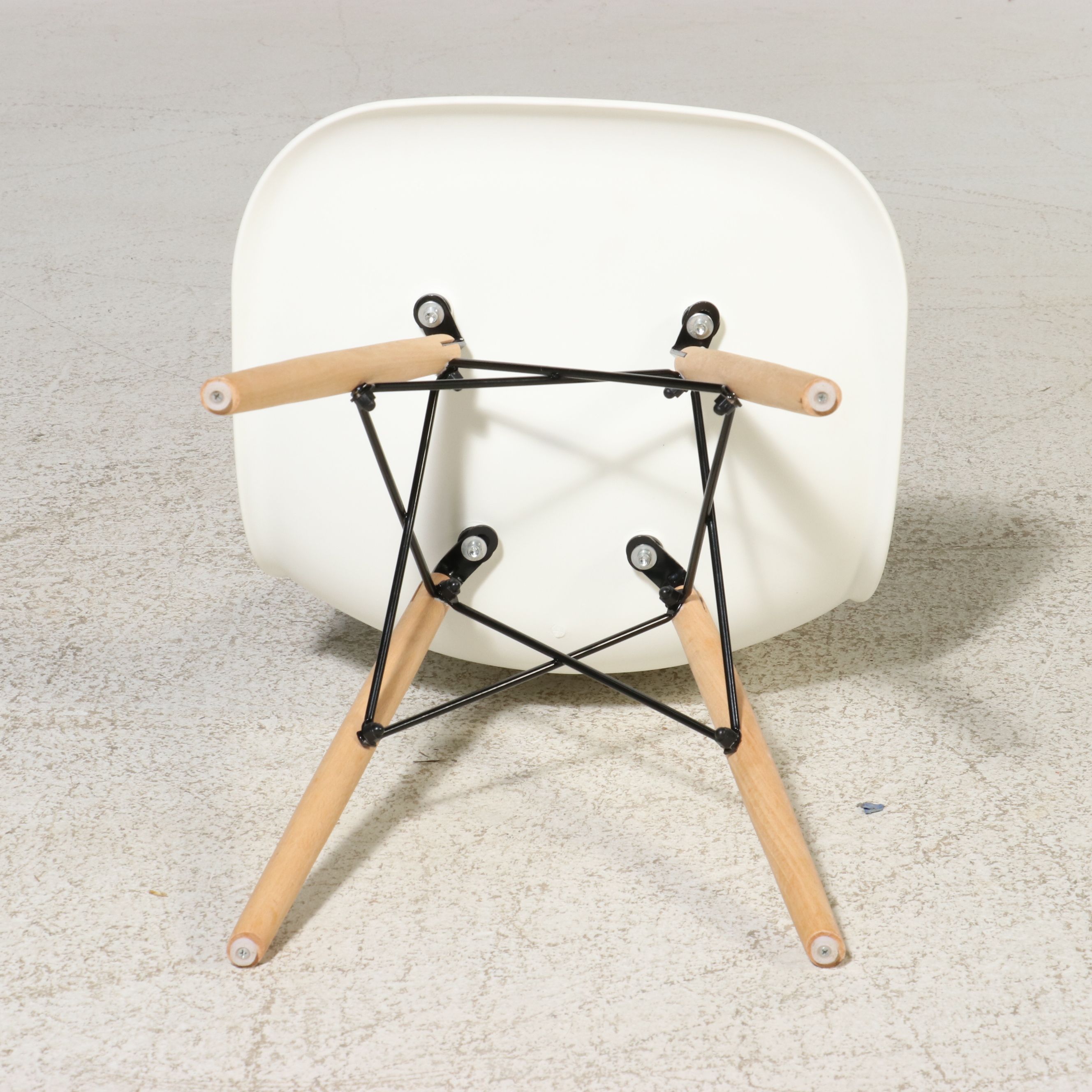 Five-Piece Mid Century Modern Style Dining Set with Tulip Table