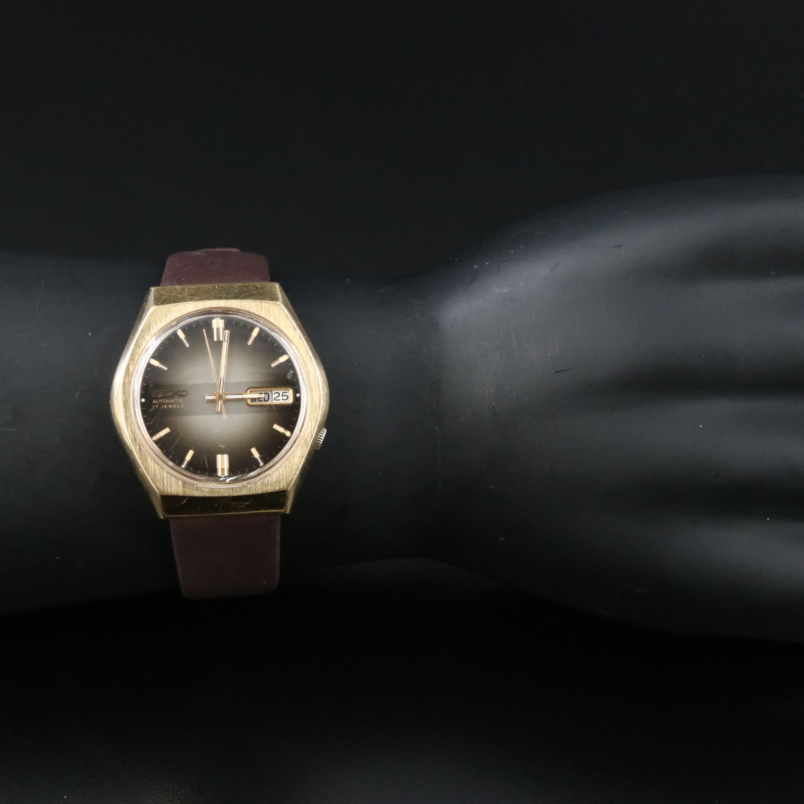 Vintage Seiko Gold-Tone Barrel Style Automatic Watch