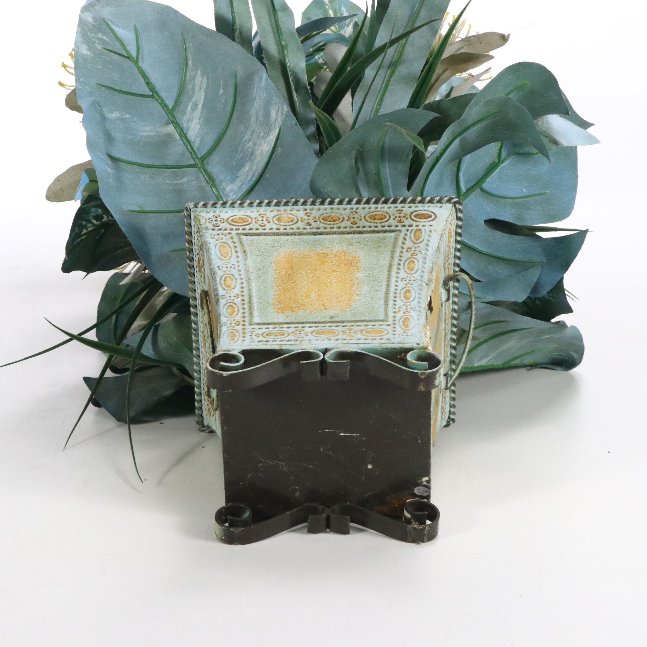 Artificial Eucalyptus, Pathos and More Flowers in Planters