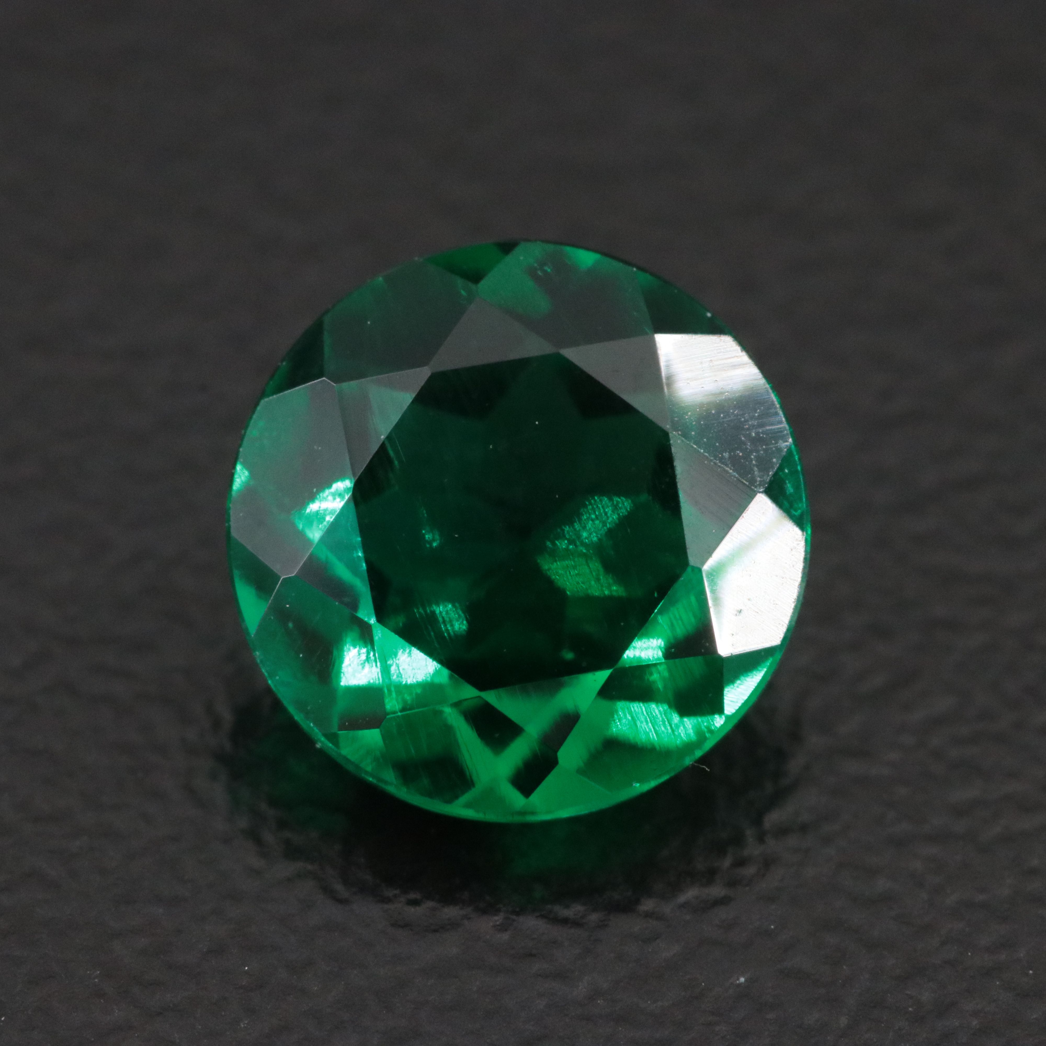 Loose 1.67 CT Lab Grown Emerald
