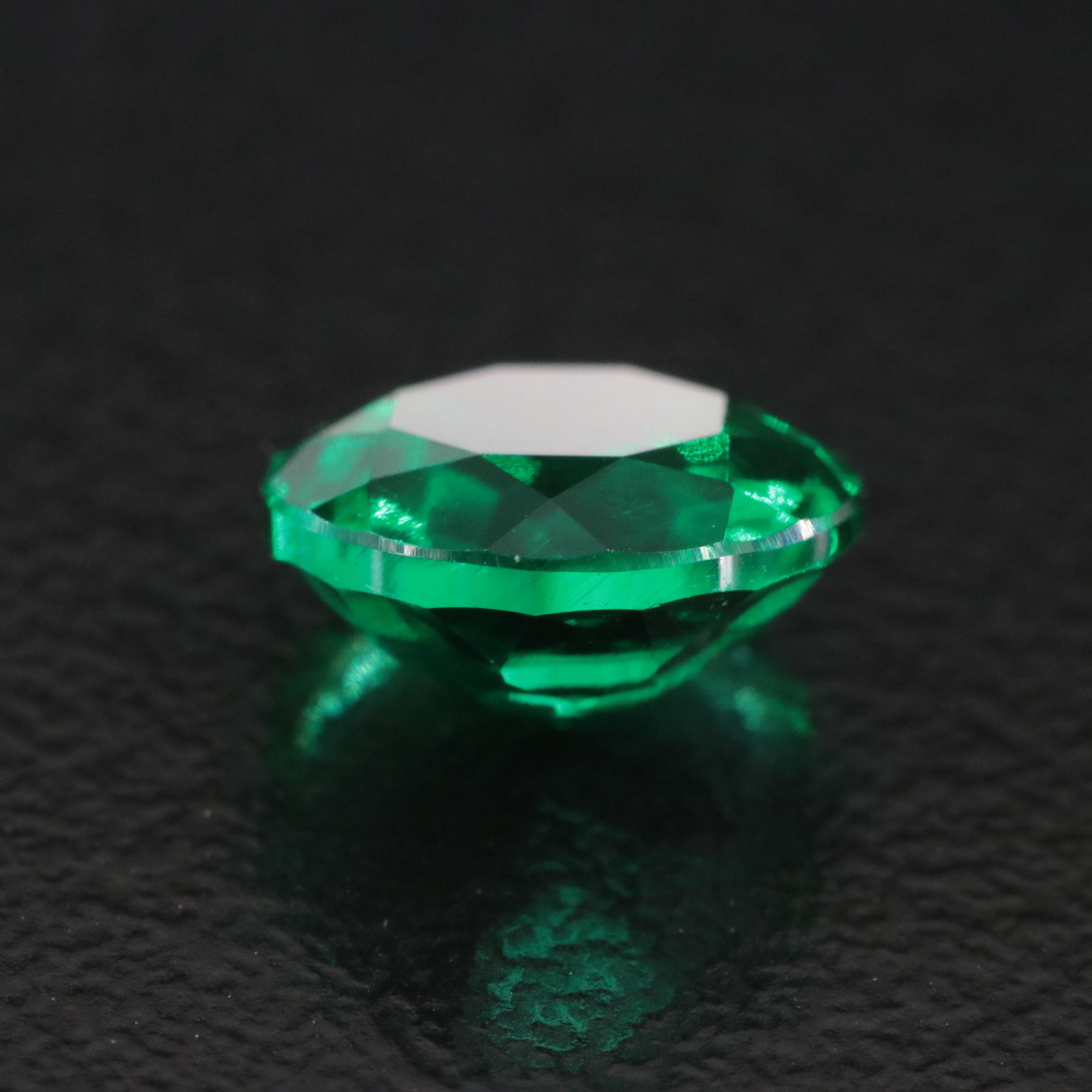 Loose 1.67 CT Lab Grown Emerald