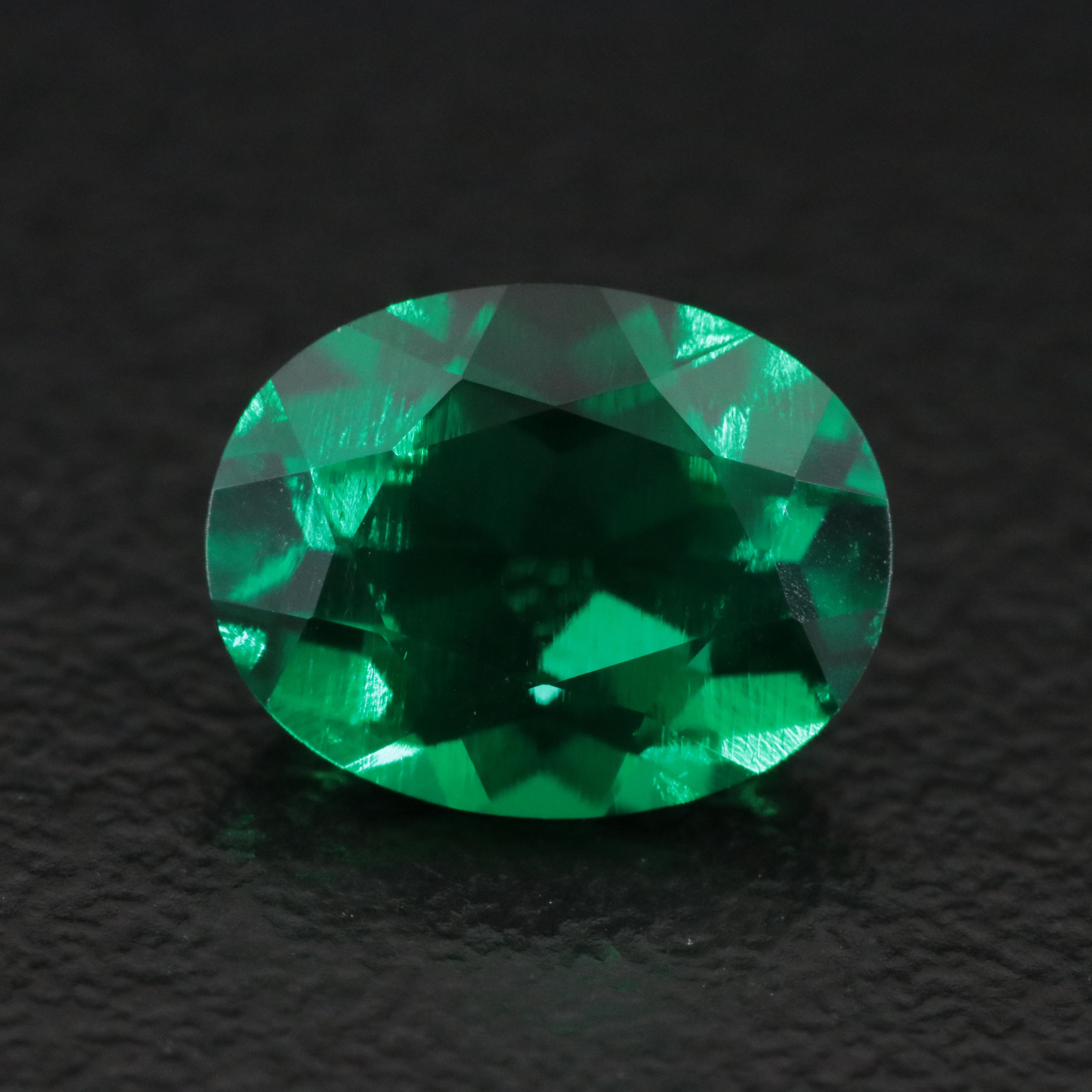 Loose 1.76 CT Lab Grown Emerald