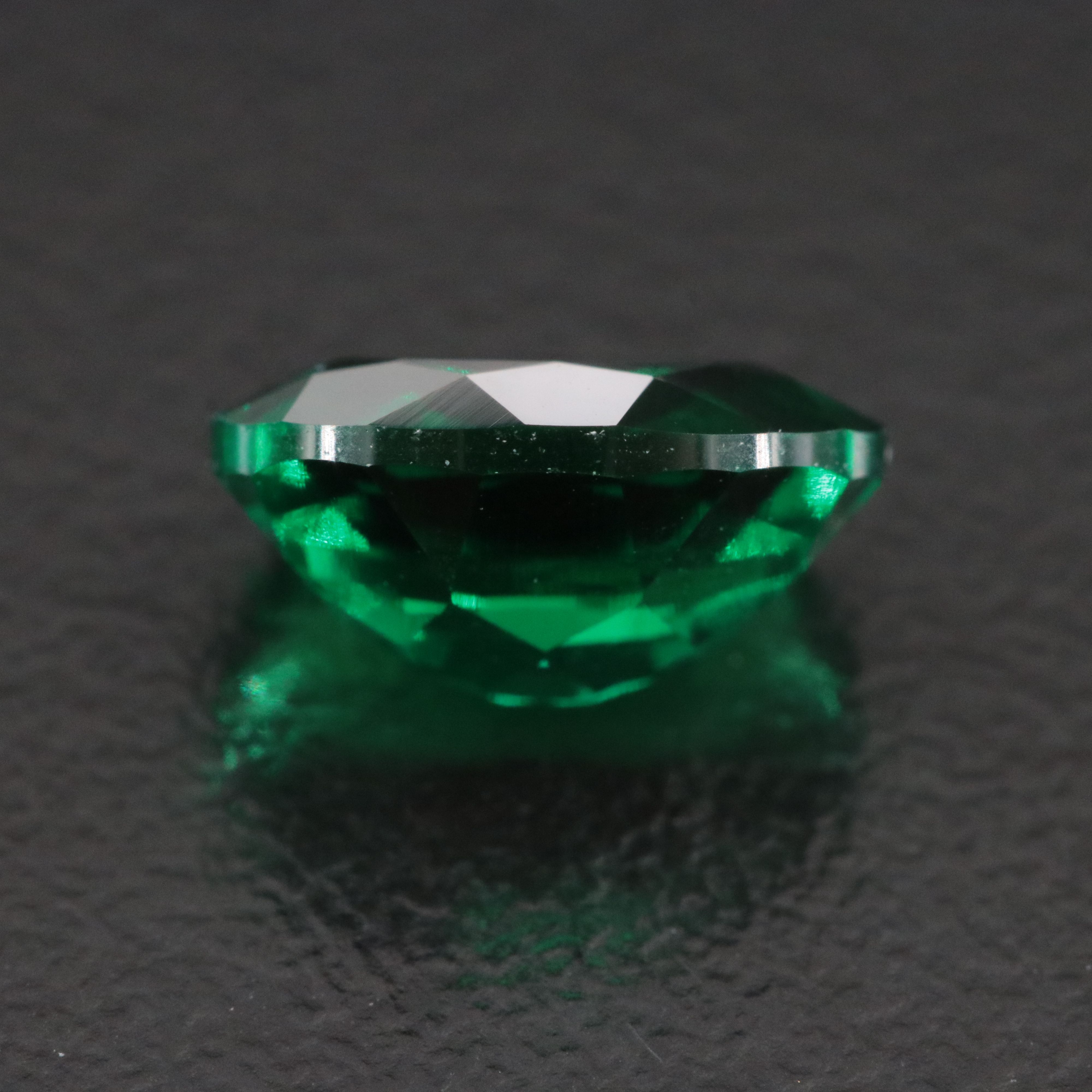Loose 1.76 CT Lab Grown Emerald