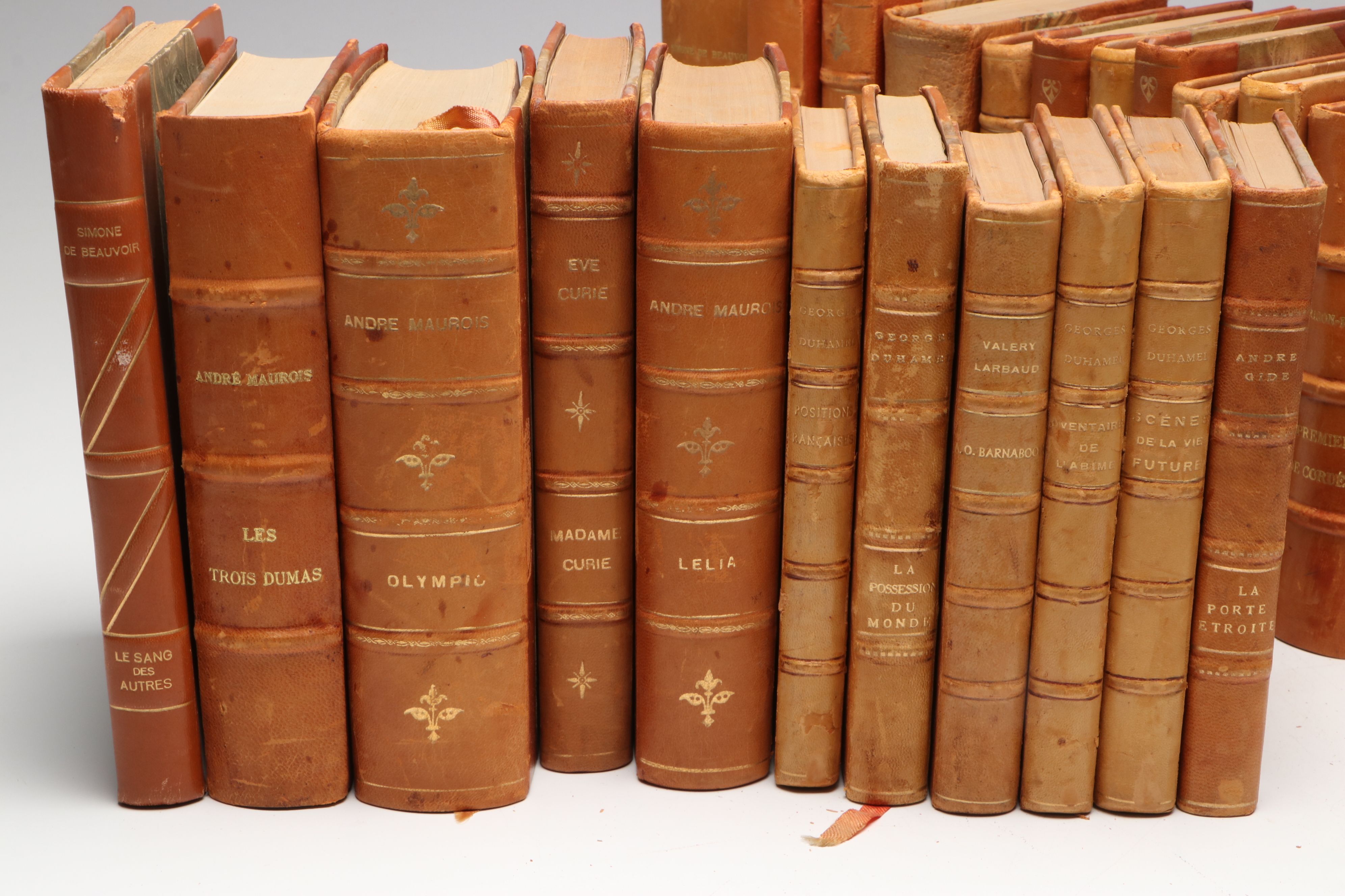 "Le Sang des autres" by Simone de Beauvoir and More Literary Classics