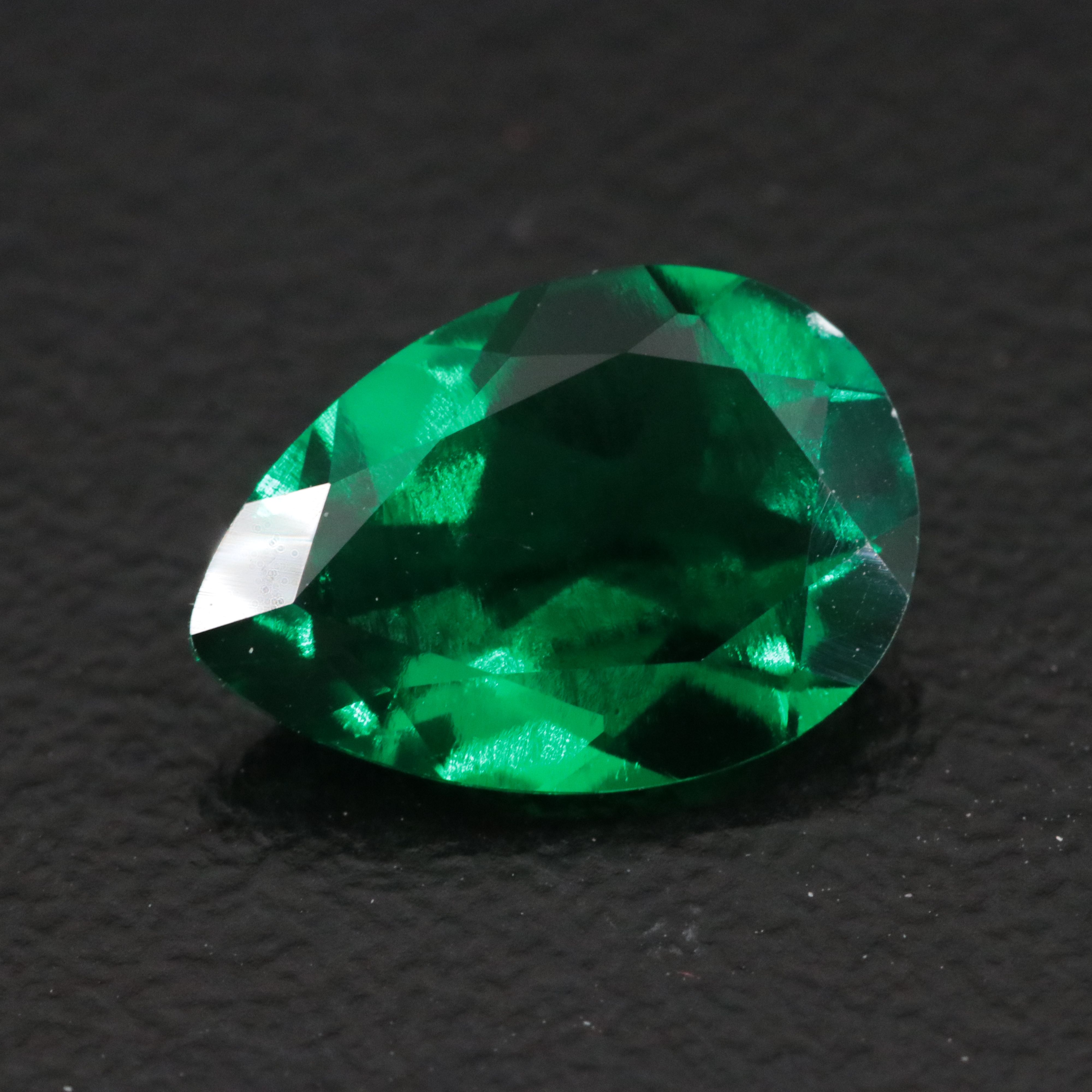 Loose 1.51 CT Lab Grown Emerald
