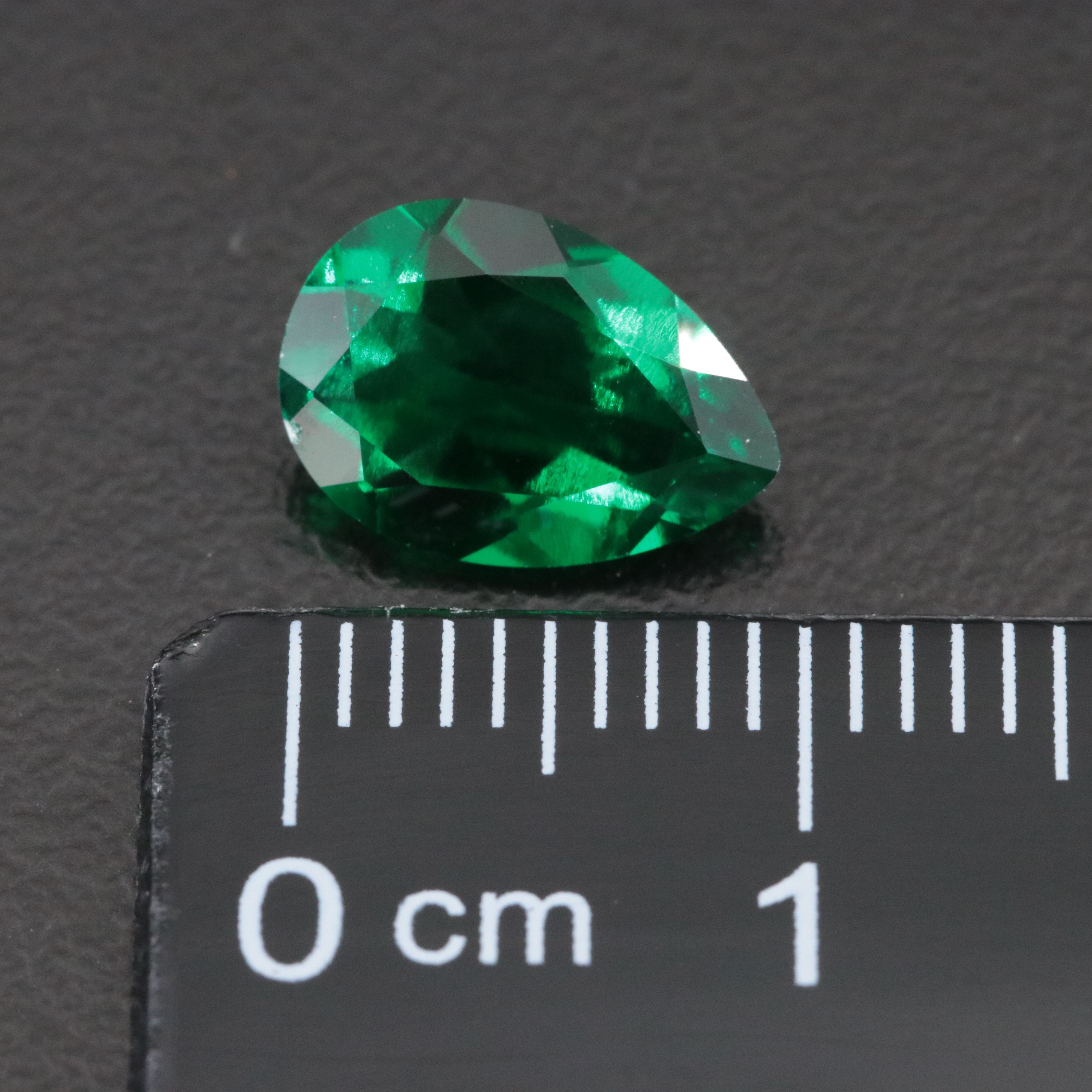 Loose 1.51 CT Lab Grown Emerald