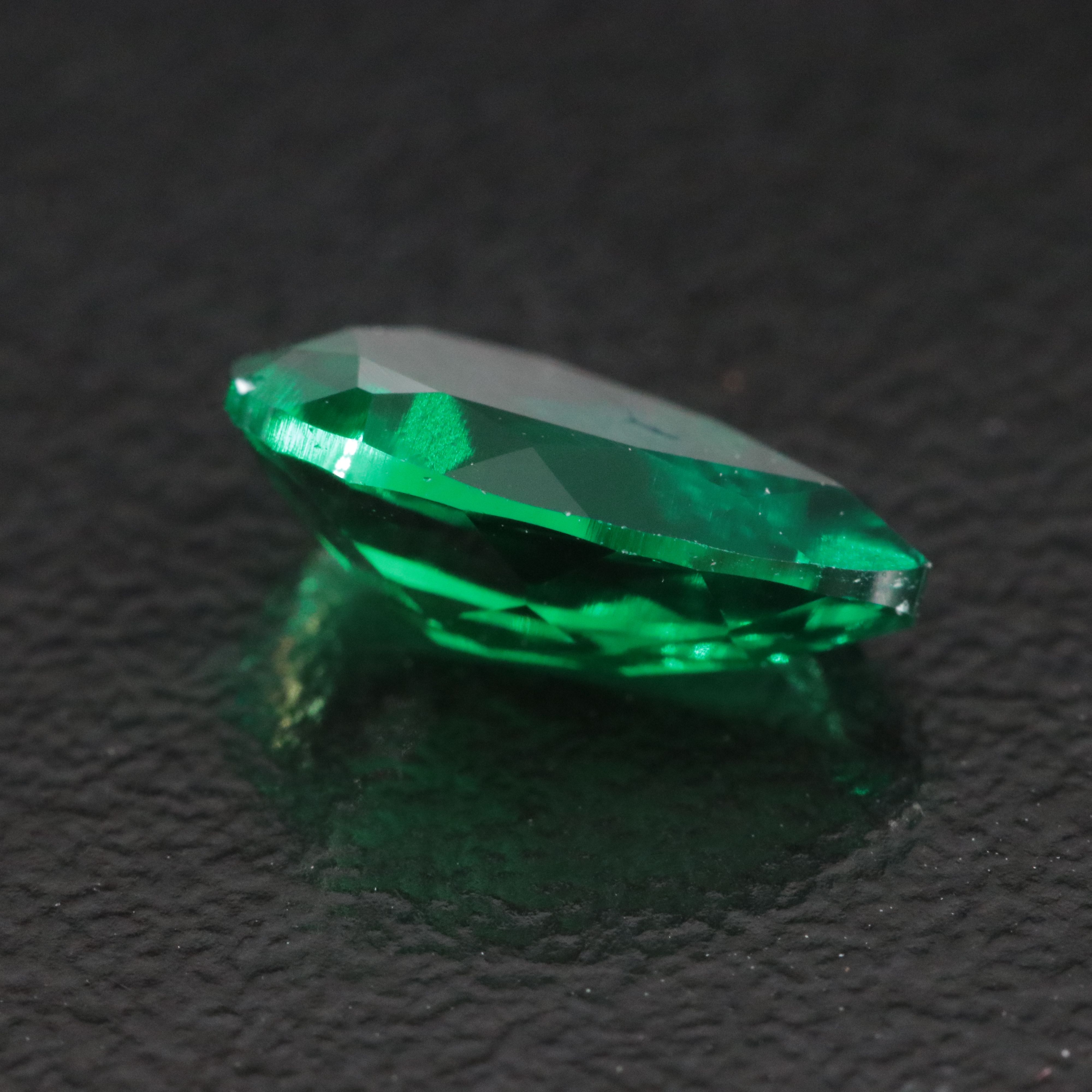 Loose 1.51 CT Lab Grown Emerald