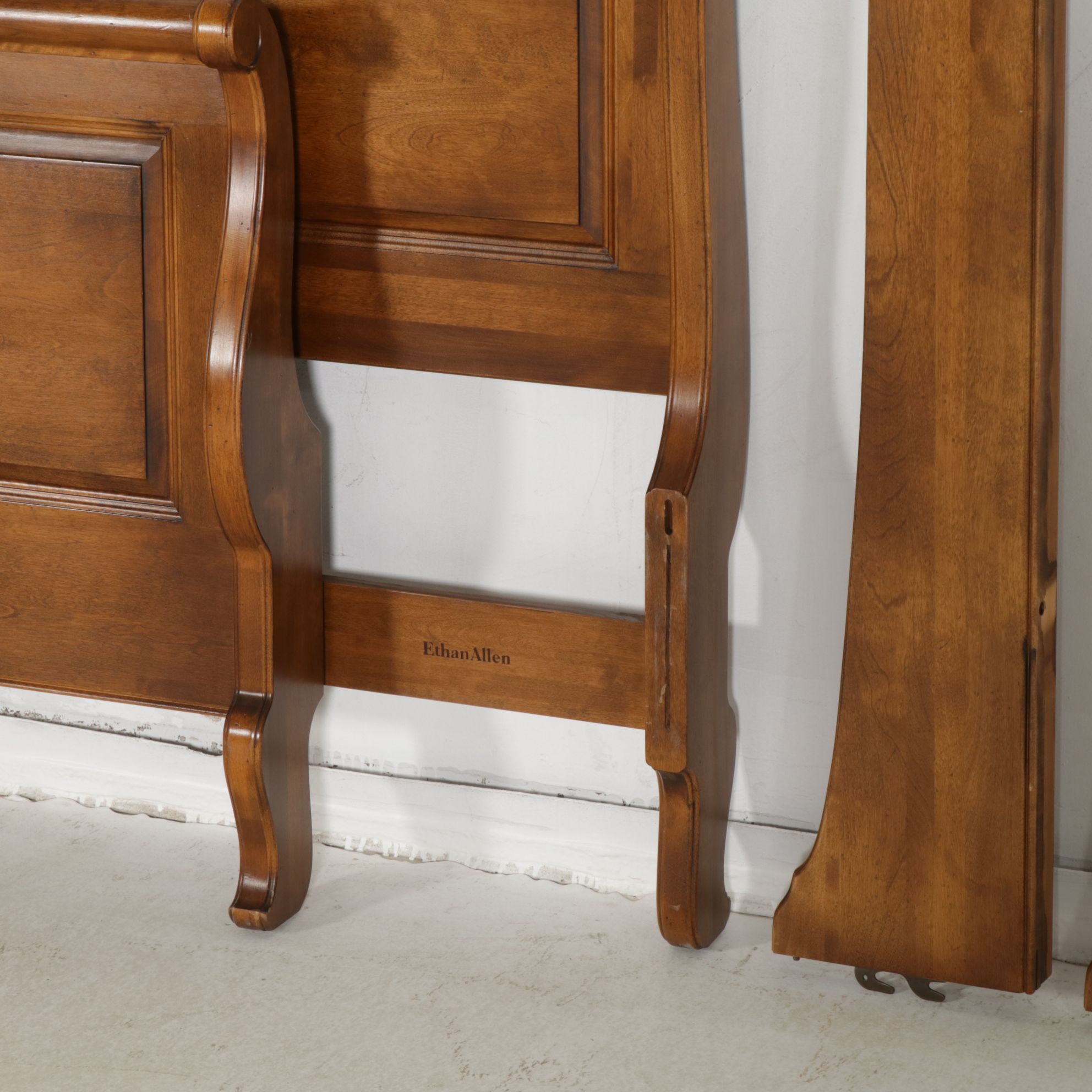 Ethan Allen Walnut Queen Size Sleight Bed Frame