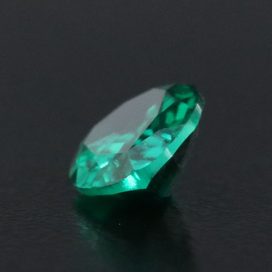 Loose 1.57 CT Lab Grown Emerald