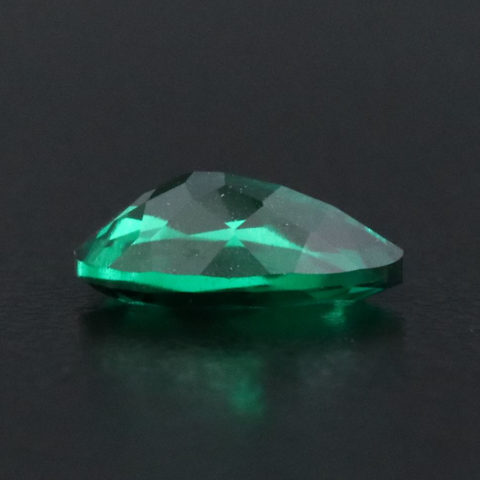 Loose 1.57 CT Lab Grown Emerald