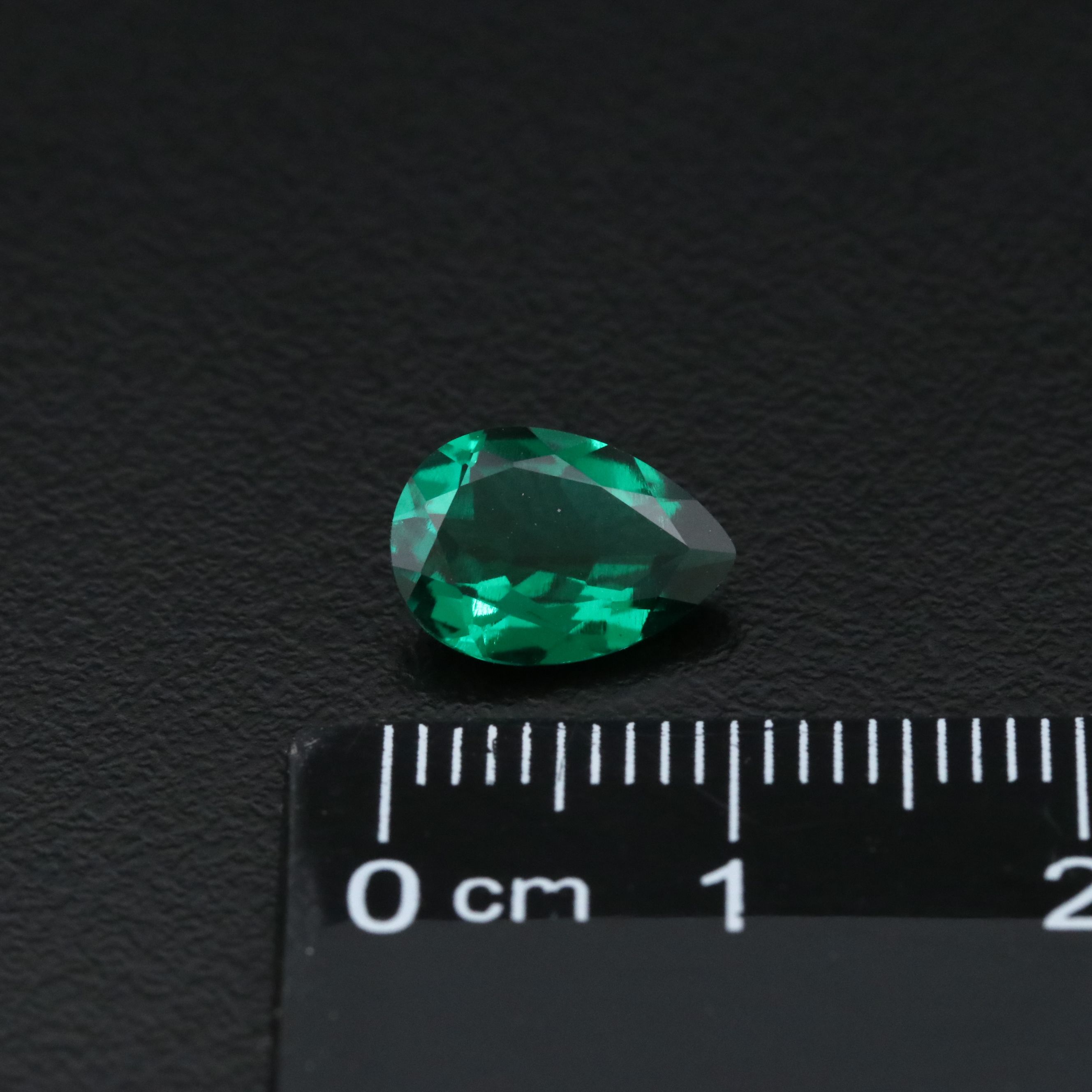 Loose 1.55 CT Lab Grown Emerald