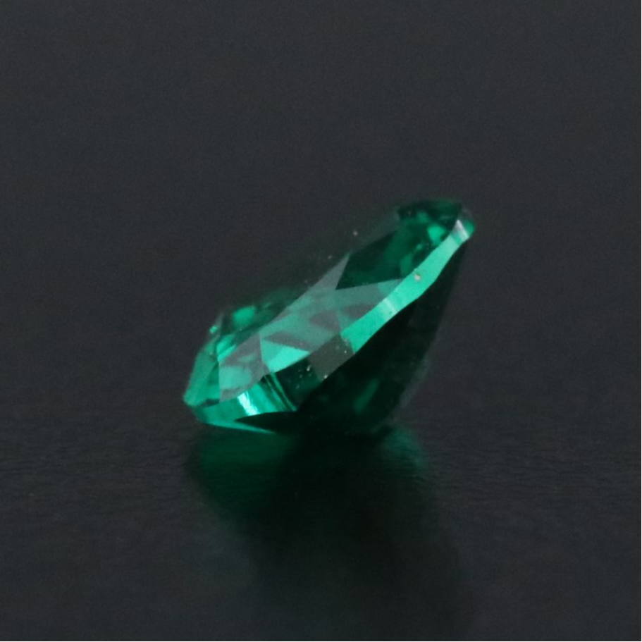 Loose 1.55 CT Lab Grown Emerald
