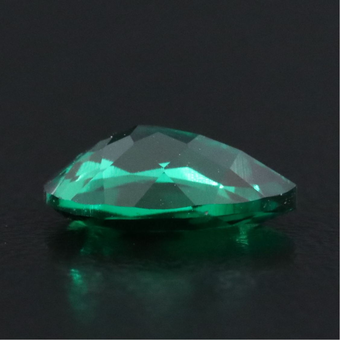 Loose 1.55 CT Lab Grown Emerald