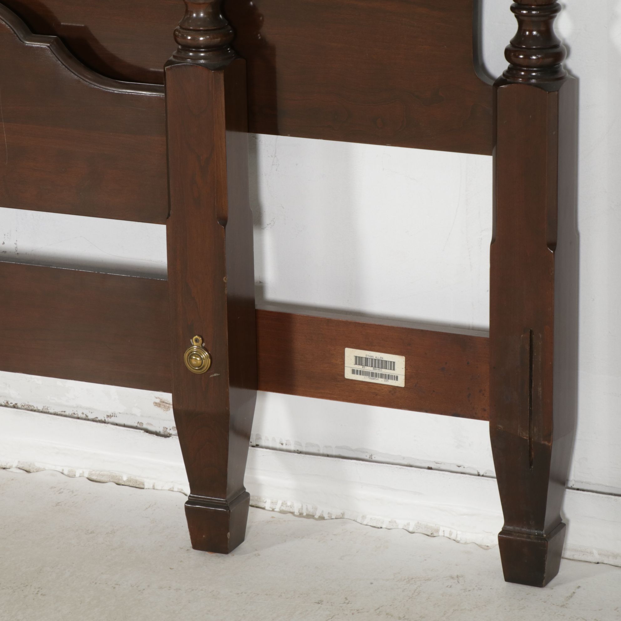 Ethan Allen Federal Style Cherry Queen Size Four Poster Bed Frame