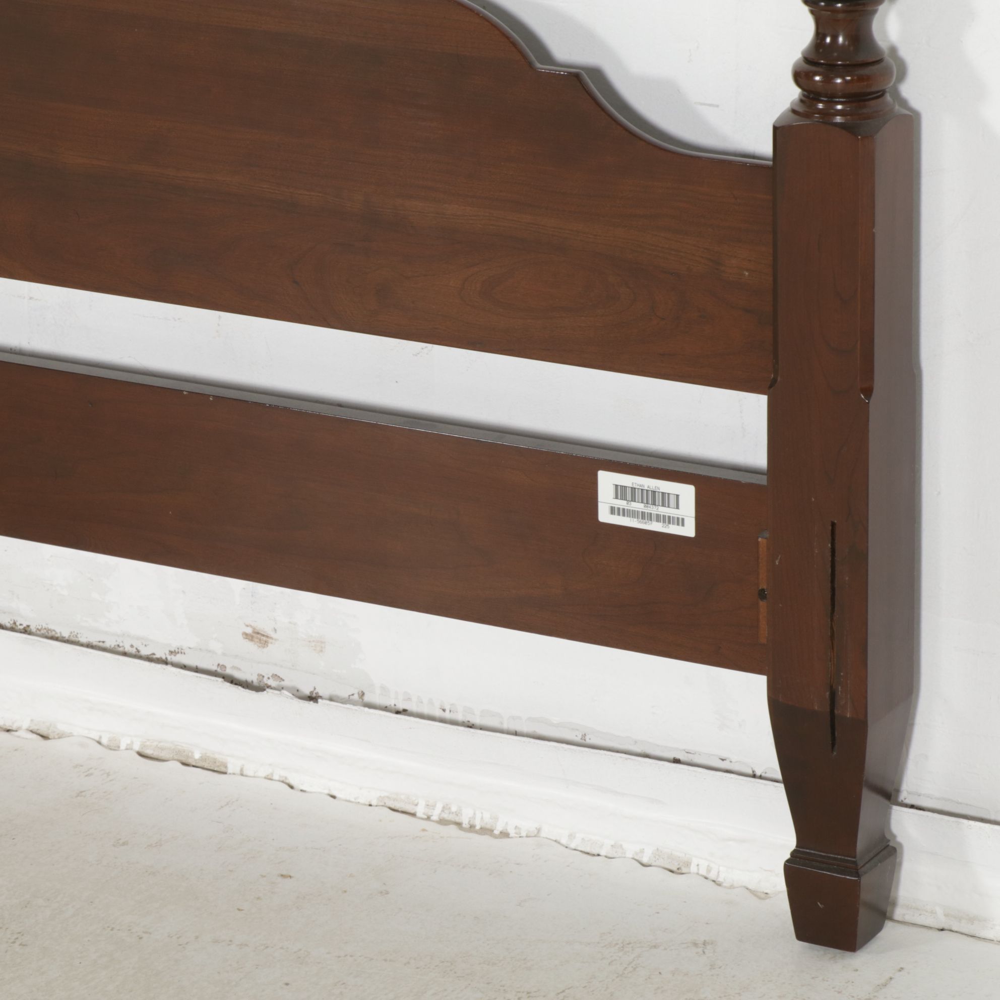 Ethan Allen Federal Style Cherry Queen Size Four Poster Bed Frame