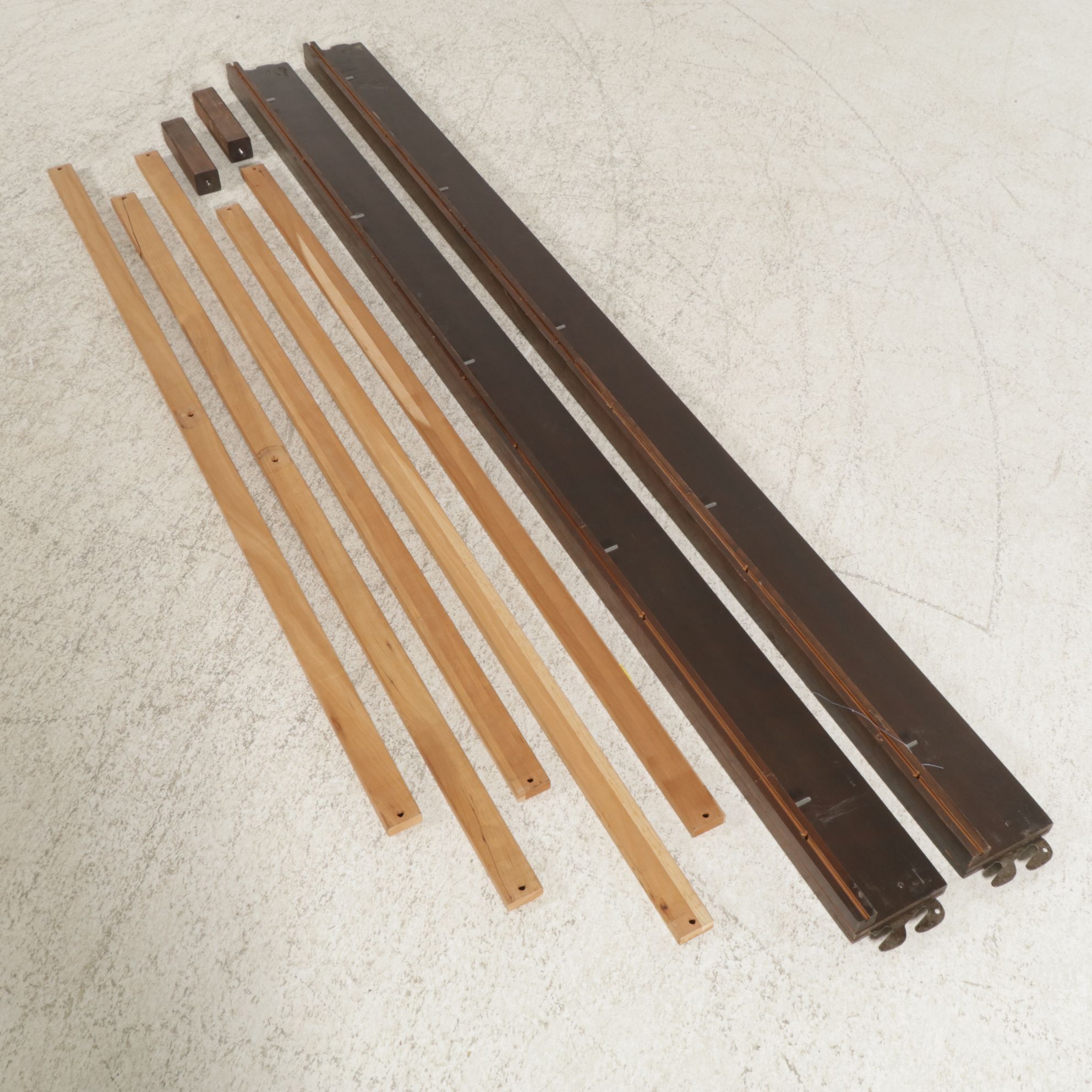 Ethan Allen Federal Style Cherry Queen Size Four Poster Bed Frame