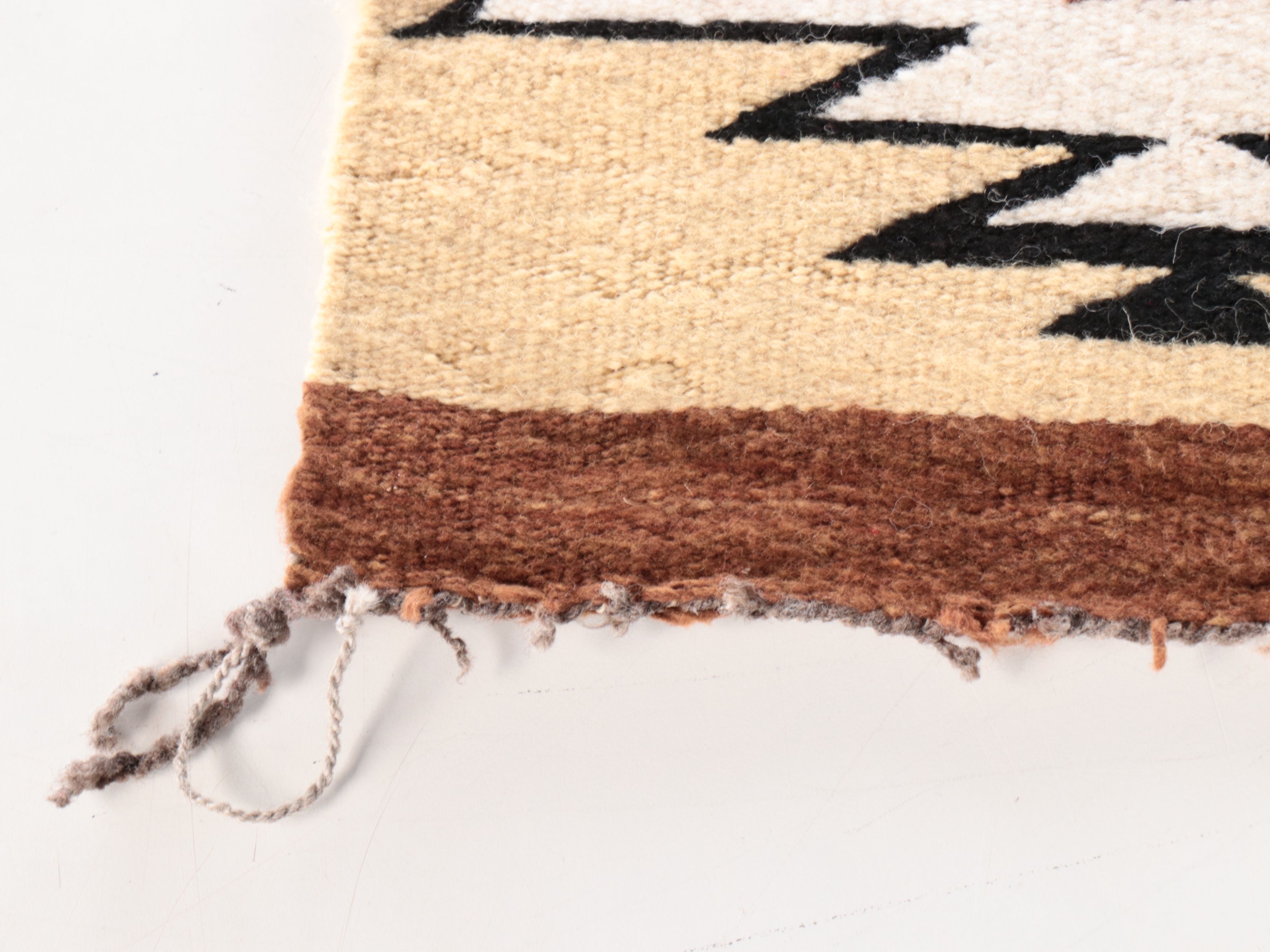 2'5 x 2'8 Anna Begay Handwoven Navajo Wool Accent Rug