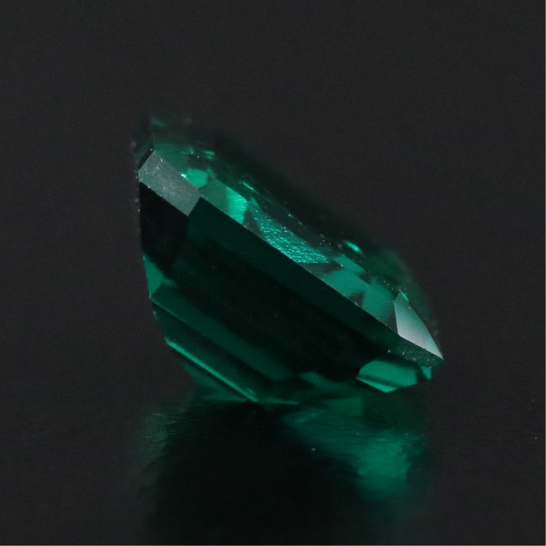 Loose 3.86 CT Lab Grown Emerald