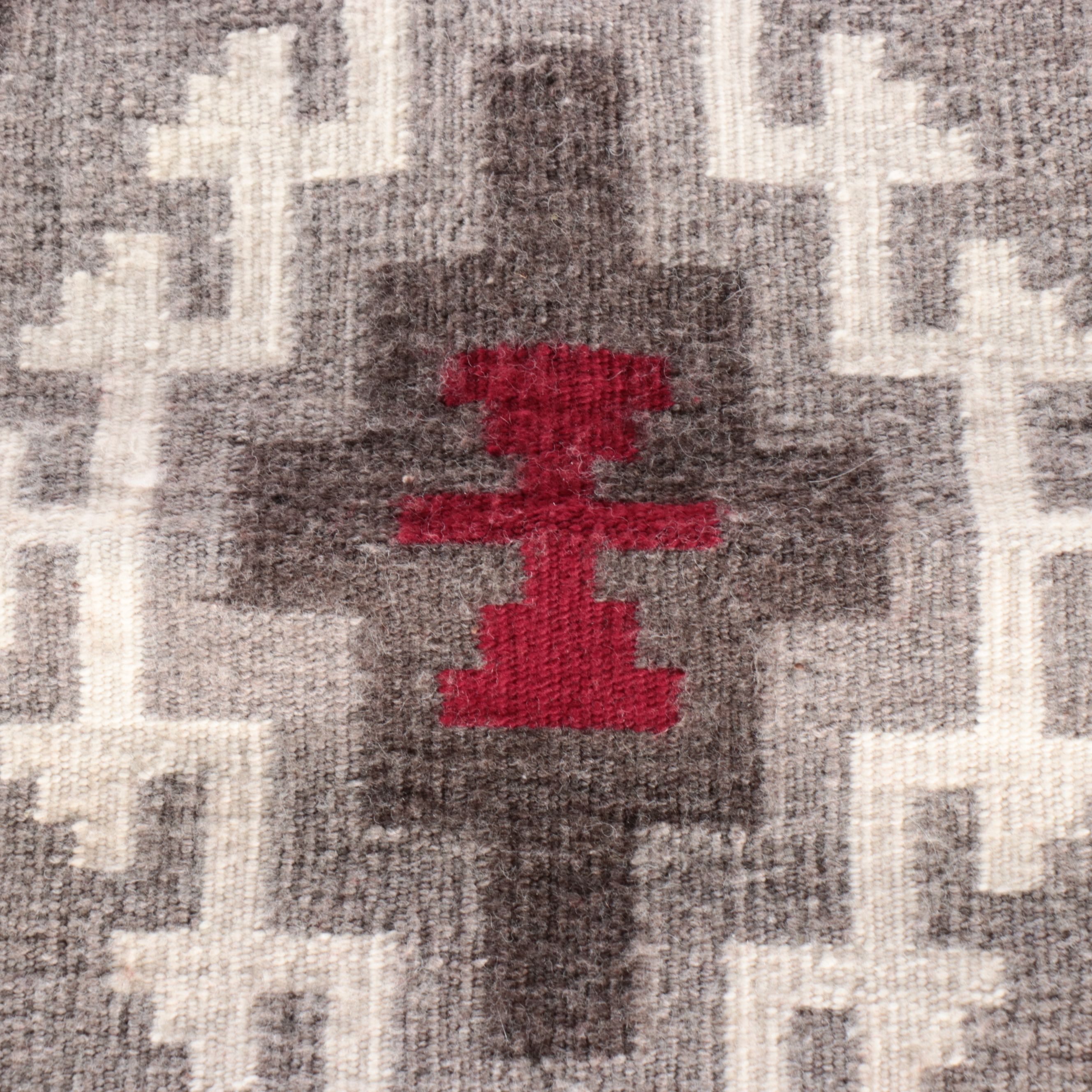 1'11 x 2'7 Handwoven Navajo Klagetoh Style Wool Accent Rug