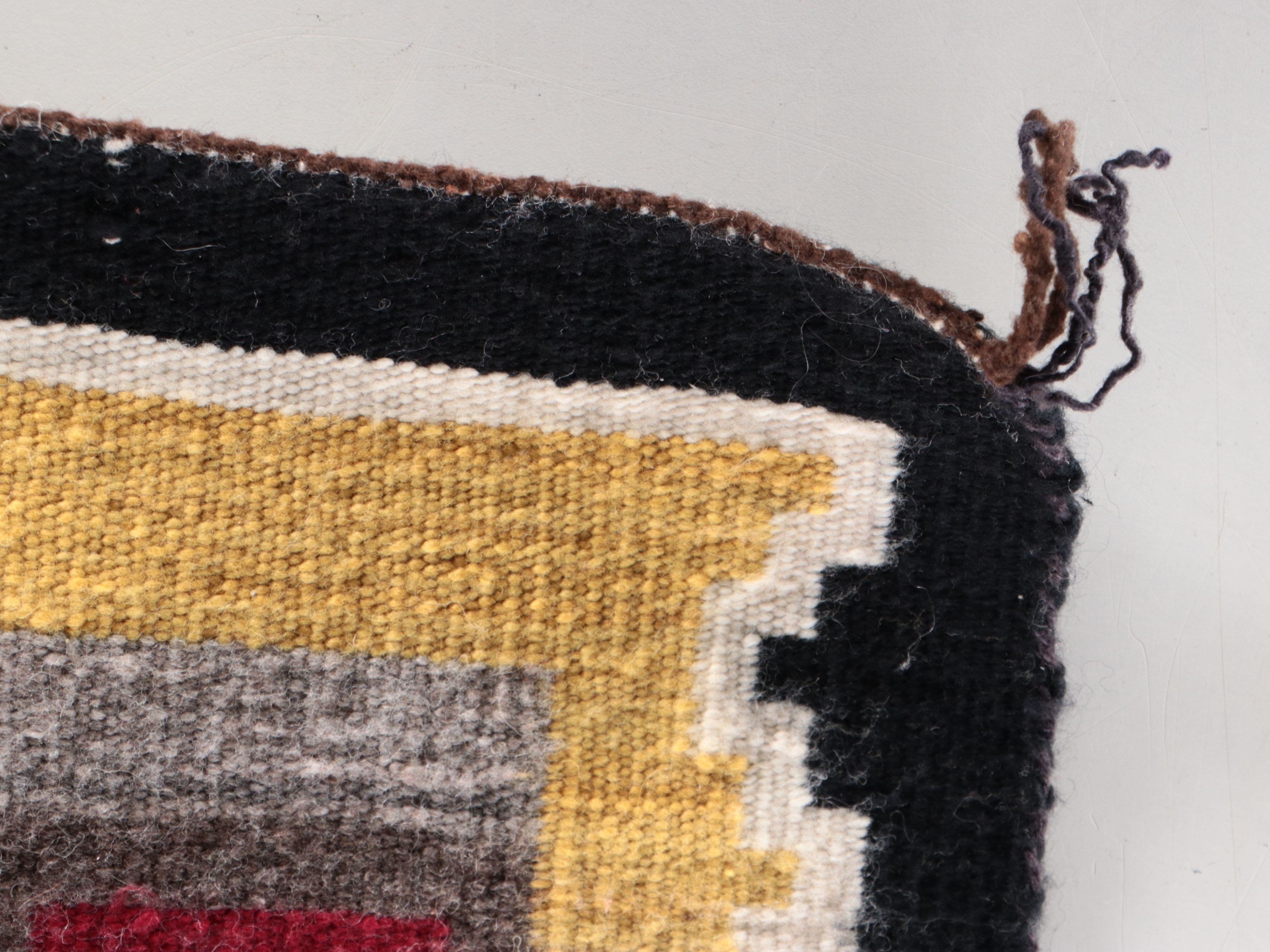 1'11 x 2'7 Handwoven Navajo Klagetoh Style Wool Accent Rug