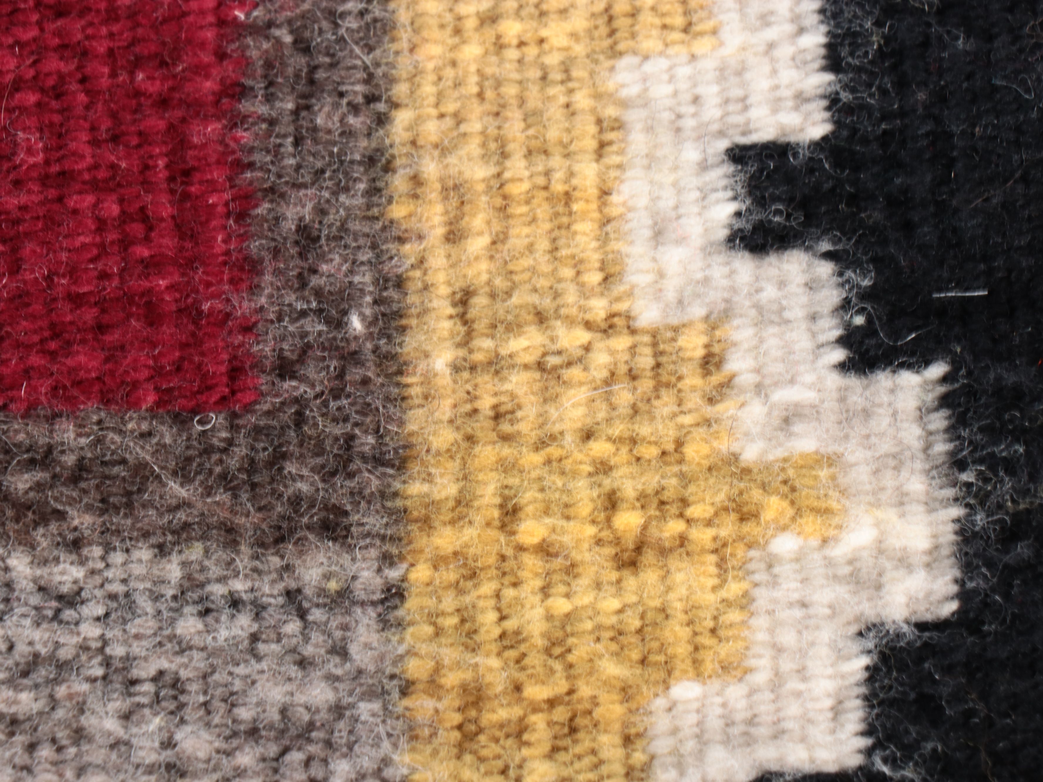 1'11 x 2'7 Handwoven Navajo Klagetoh Style Wool Accent Rug