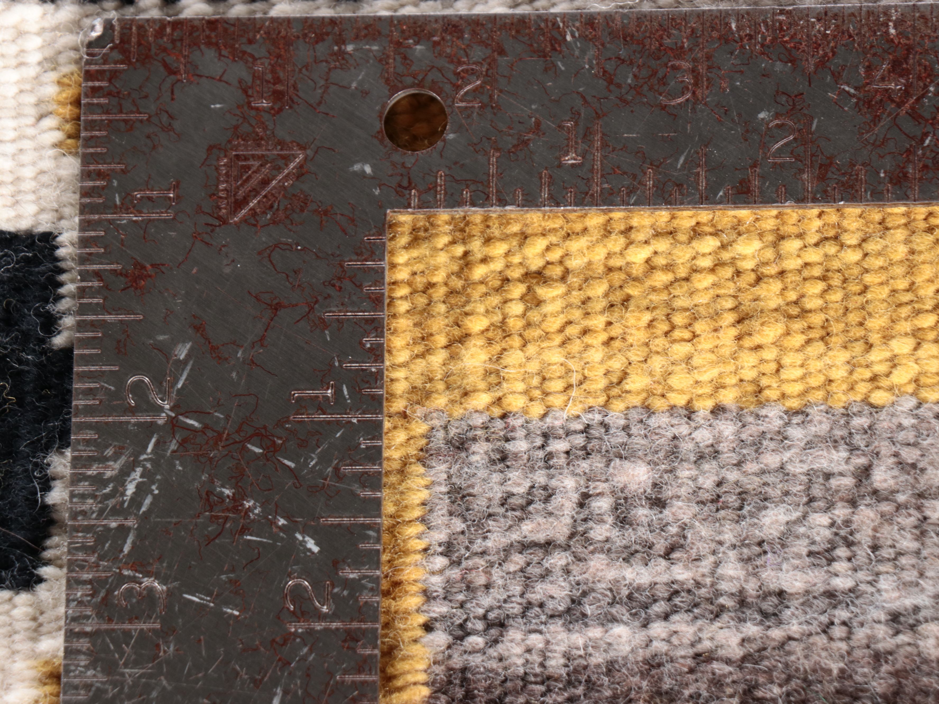 1'11 x 2'7 Handwoven Navajo Klagetoh Style Wool Accent Rug