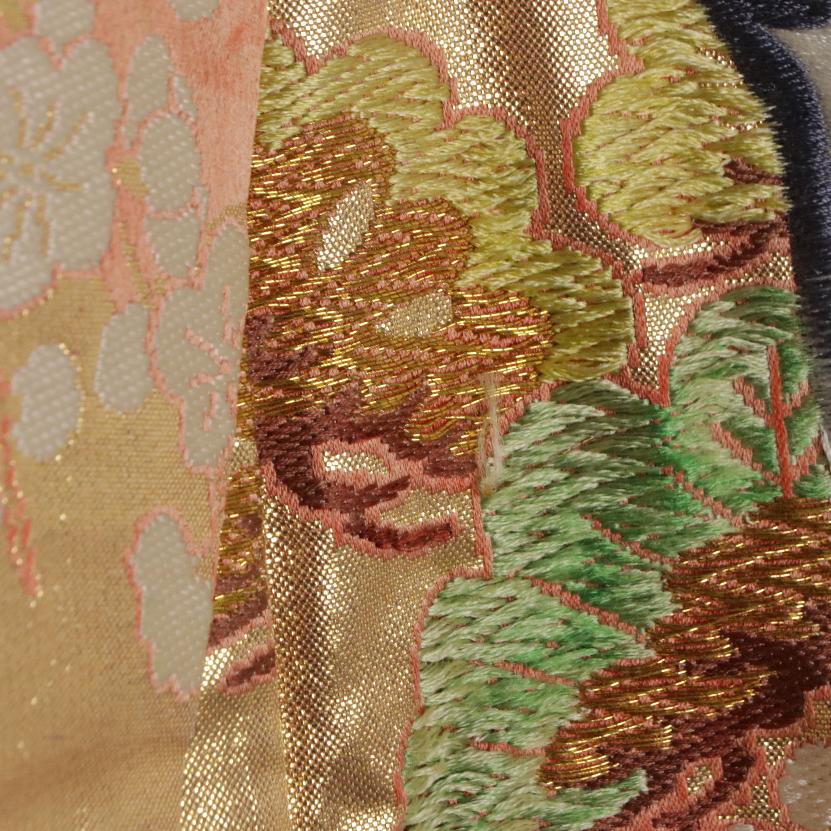 Japanese Metallic Gold Embroidered Bokashi Uchikake