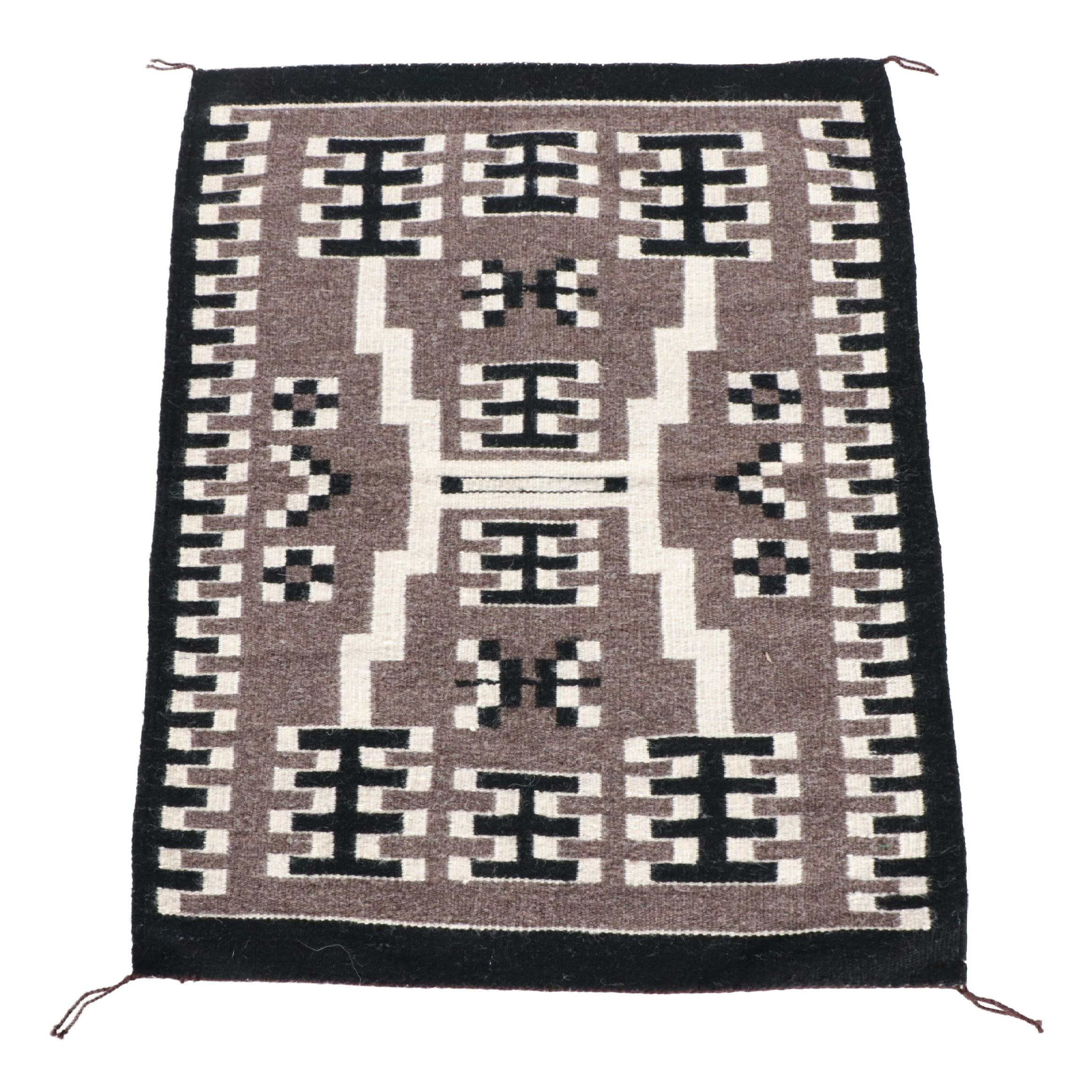 1'10 x 2'4 Handwoven Navajo Storm Pattern Wool Accent Rug