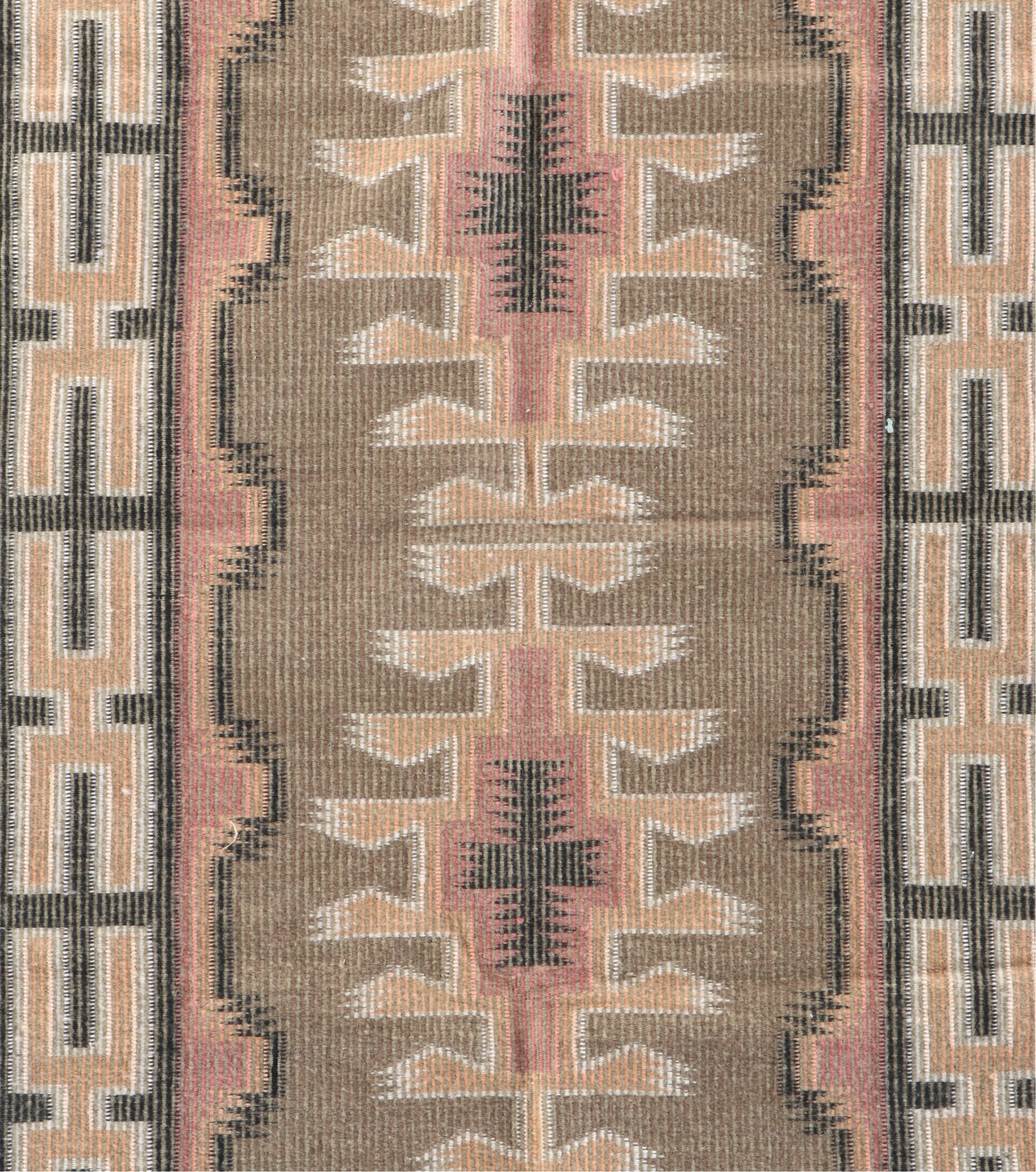 2'8 x 4'7 Sally Yazzie Handwoven Navajo Modern Style Teec Nos Pos Accent Rug