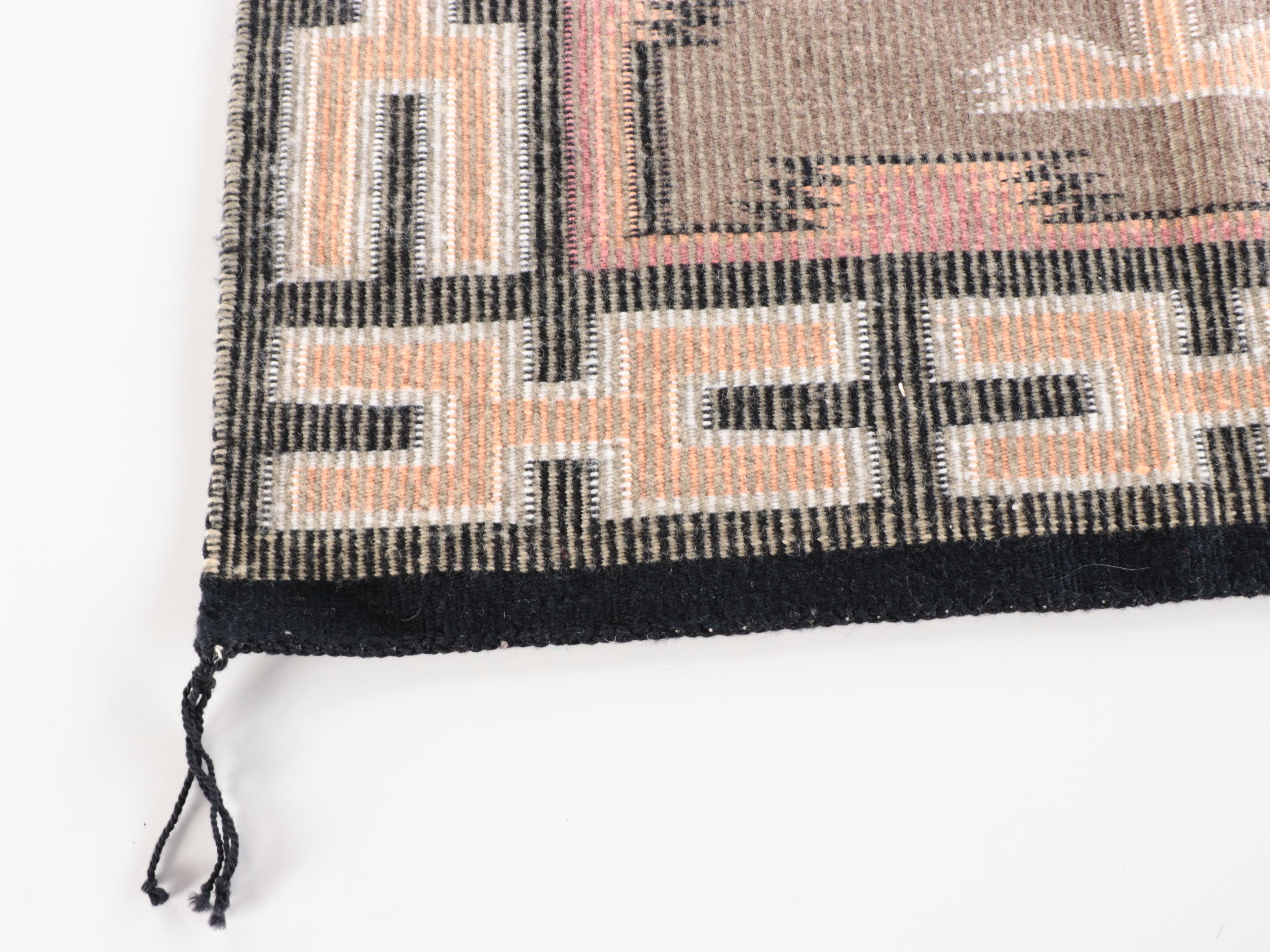2'8 x 4'7 Sally Yazzie Handwoven Navajo Modern Style Teec Nos Pos Accent Rug