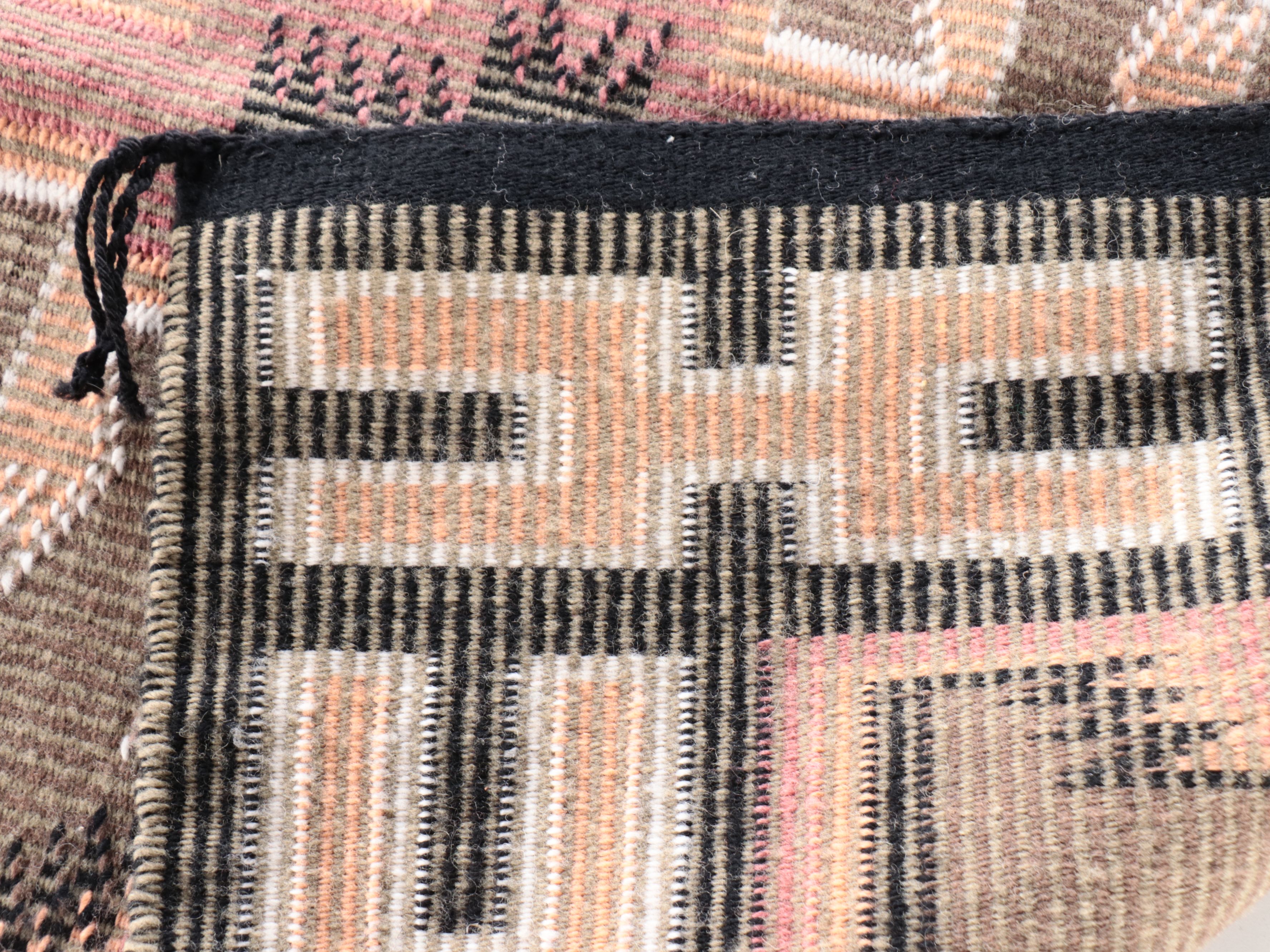 2'8 x 4'7 Sally Yazzie Handwoven Navajo Modern Style Teec Nos Pos Accent Rug