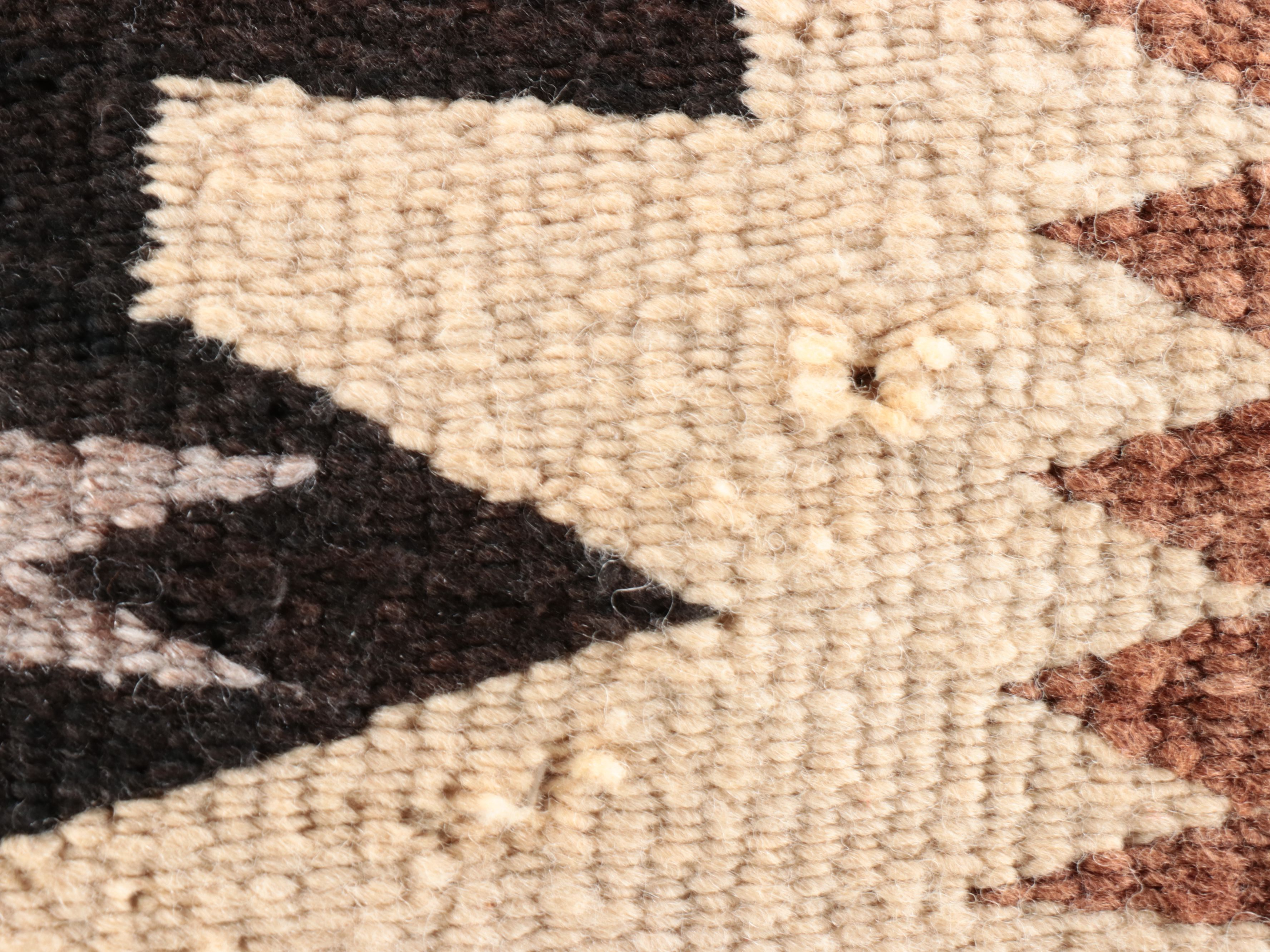 2'5 x 3'10 Handwoven Navajo Storm Pattern Accent Rug