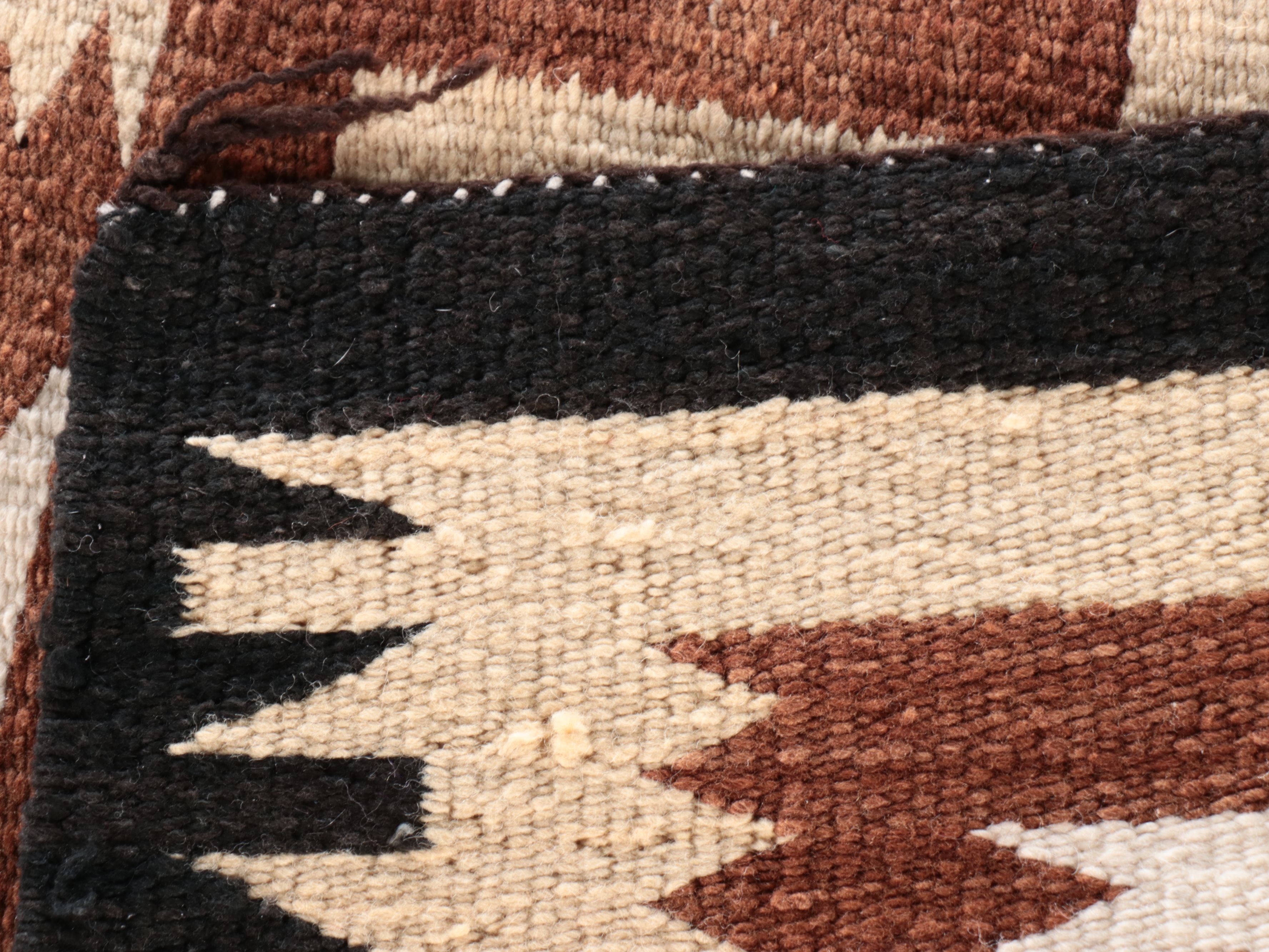 2'5 x 3'10 Handwoven Navajo Storm Pattern Accent Rug